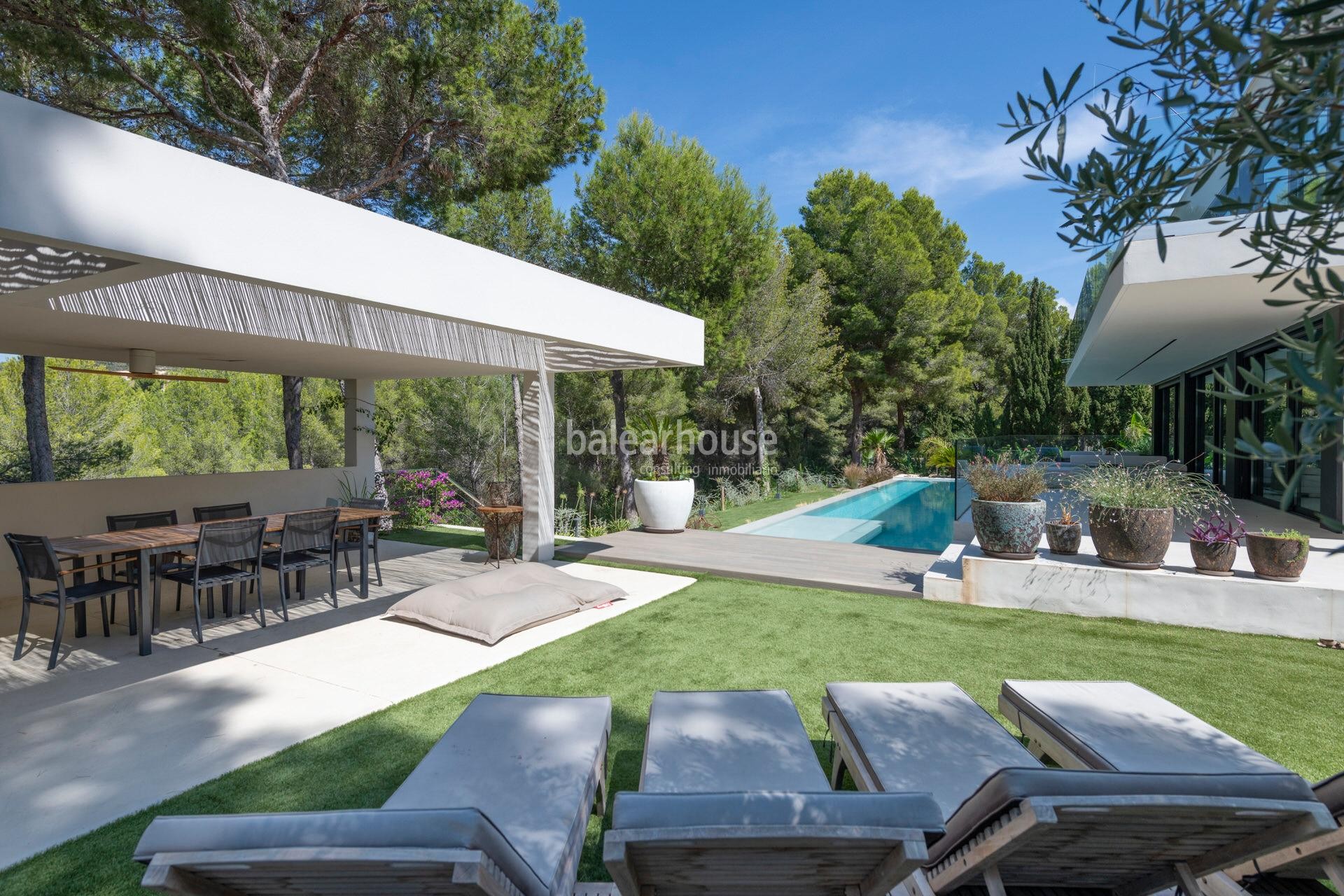 Large modern villa in Costa de la Calma, surrounded by nature, close to beaches and with magnificent outdoor spaces