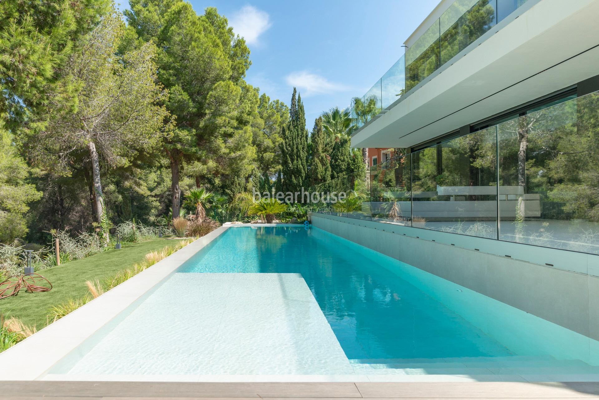 Large modern villa in Costa de la Calma, surrounded by nature, close to beaches and with magnificent outdoor spaces