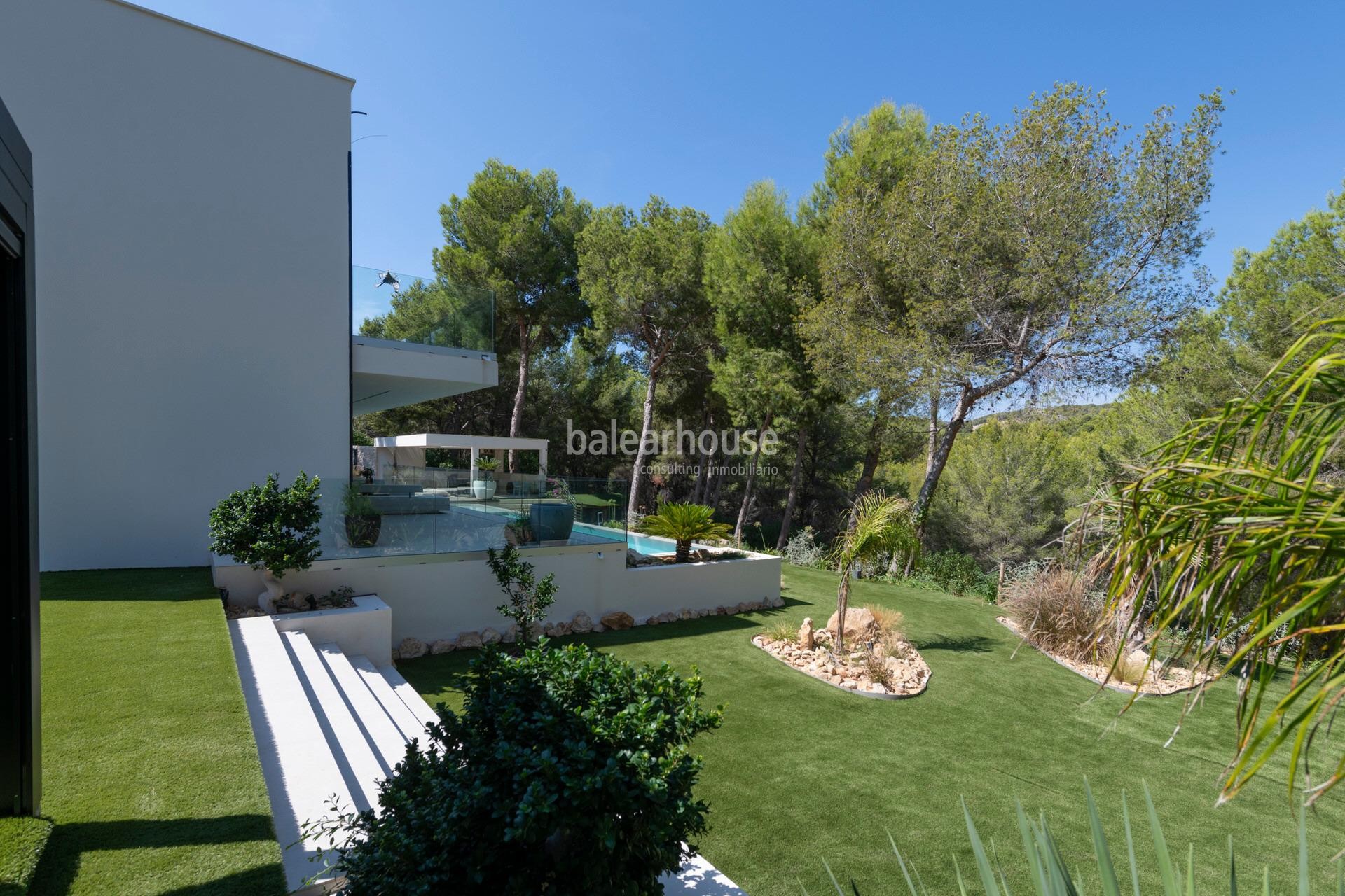 Large modern villa in Costa de la Calma, surrounded by nature, close to beaches and with magnificent outdoor spaces