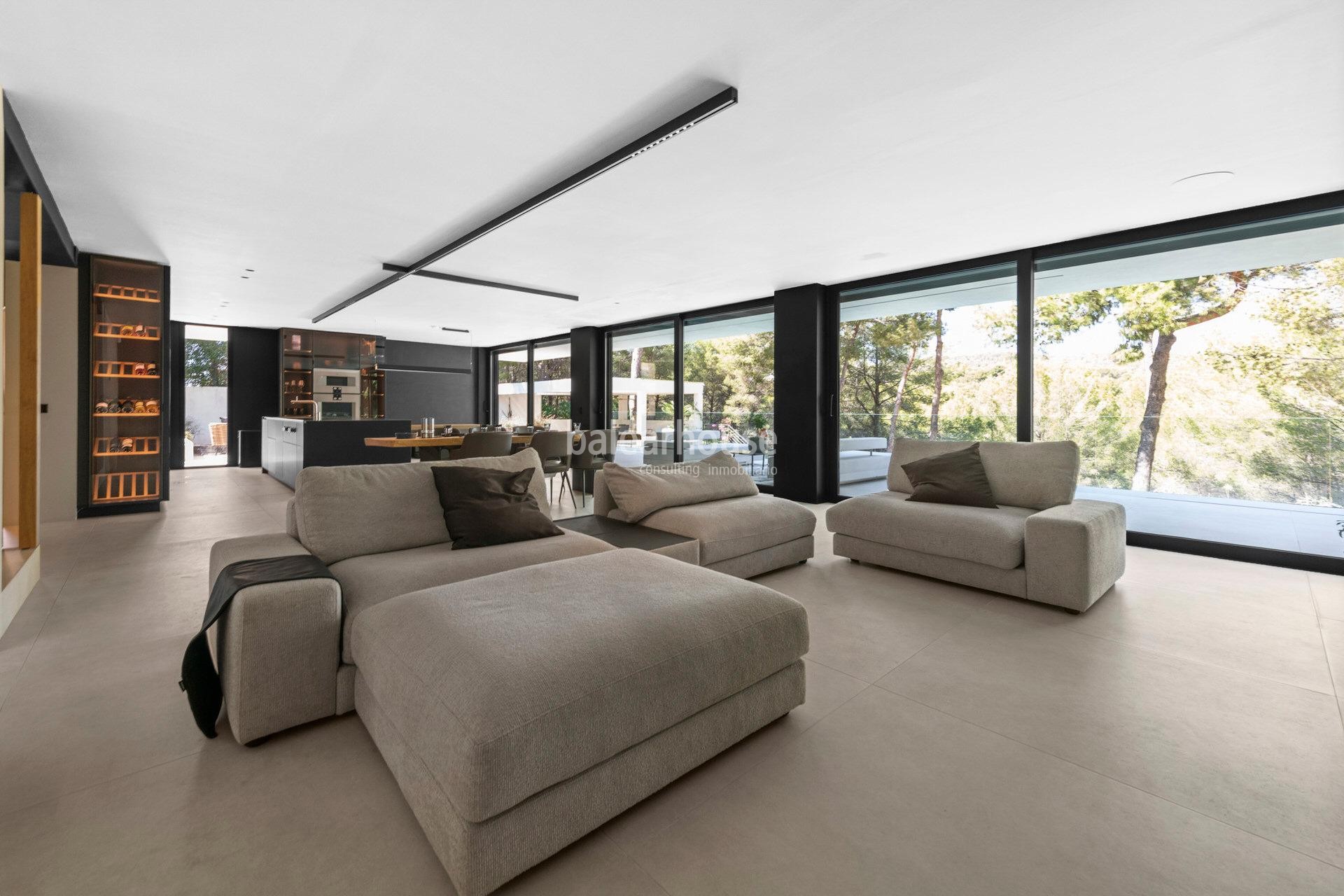 Große moderne Villa in Costa de la Calma, umgeben von Natur, nahe den Stränden und mit großzügigen Außenbereichen