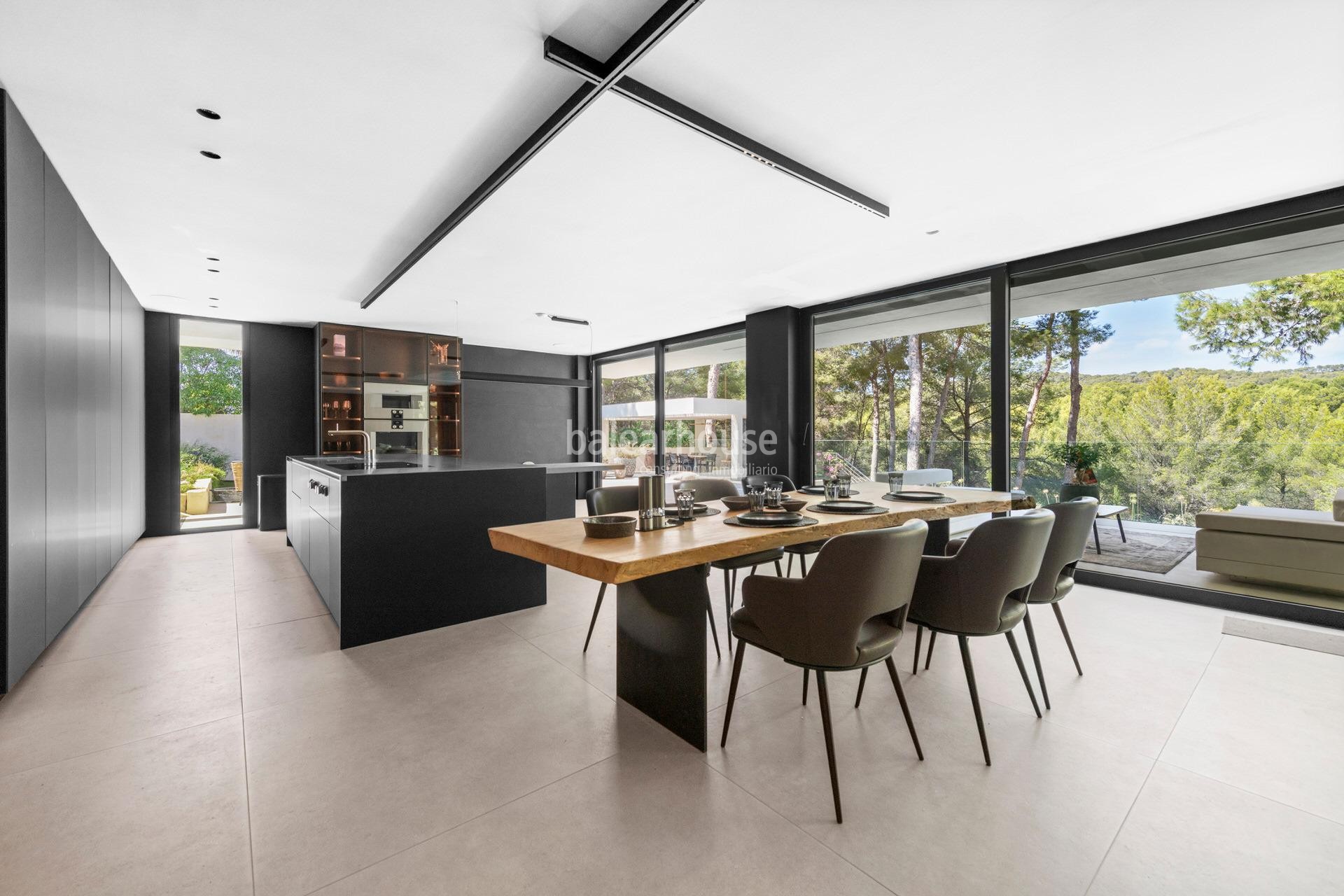 Große moderne Villa in Costa de la Calma, umgeben von Natur, nahe den Stränden und mit großzügigen Außenbereichen