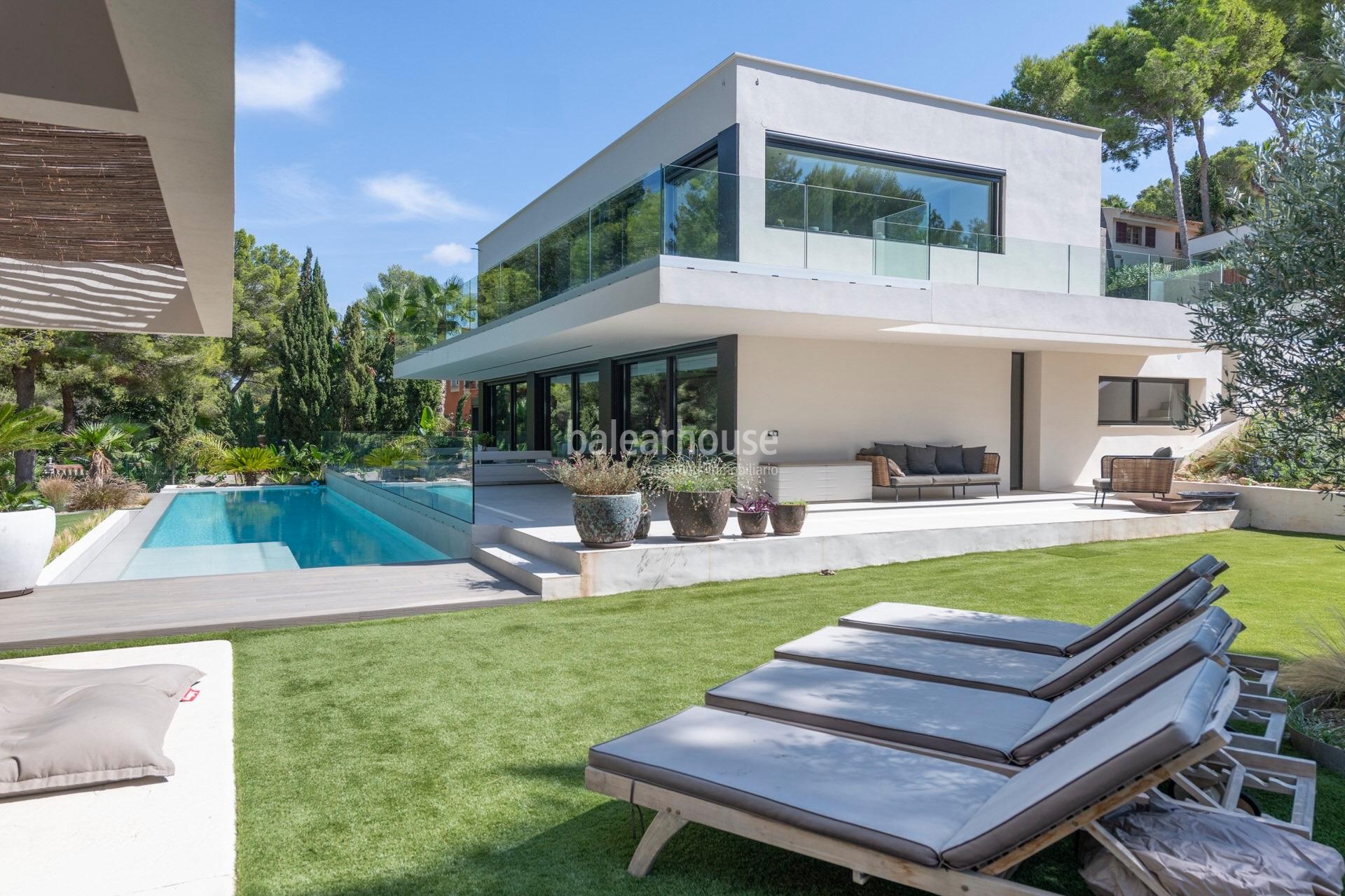 Große moderne Villa in Costa de la Calma, umgeben von Natur, nahe den Stränden und mit großzügigen Außenbereichen