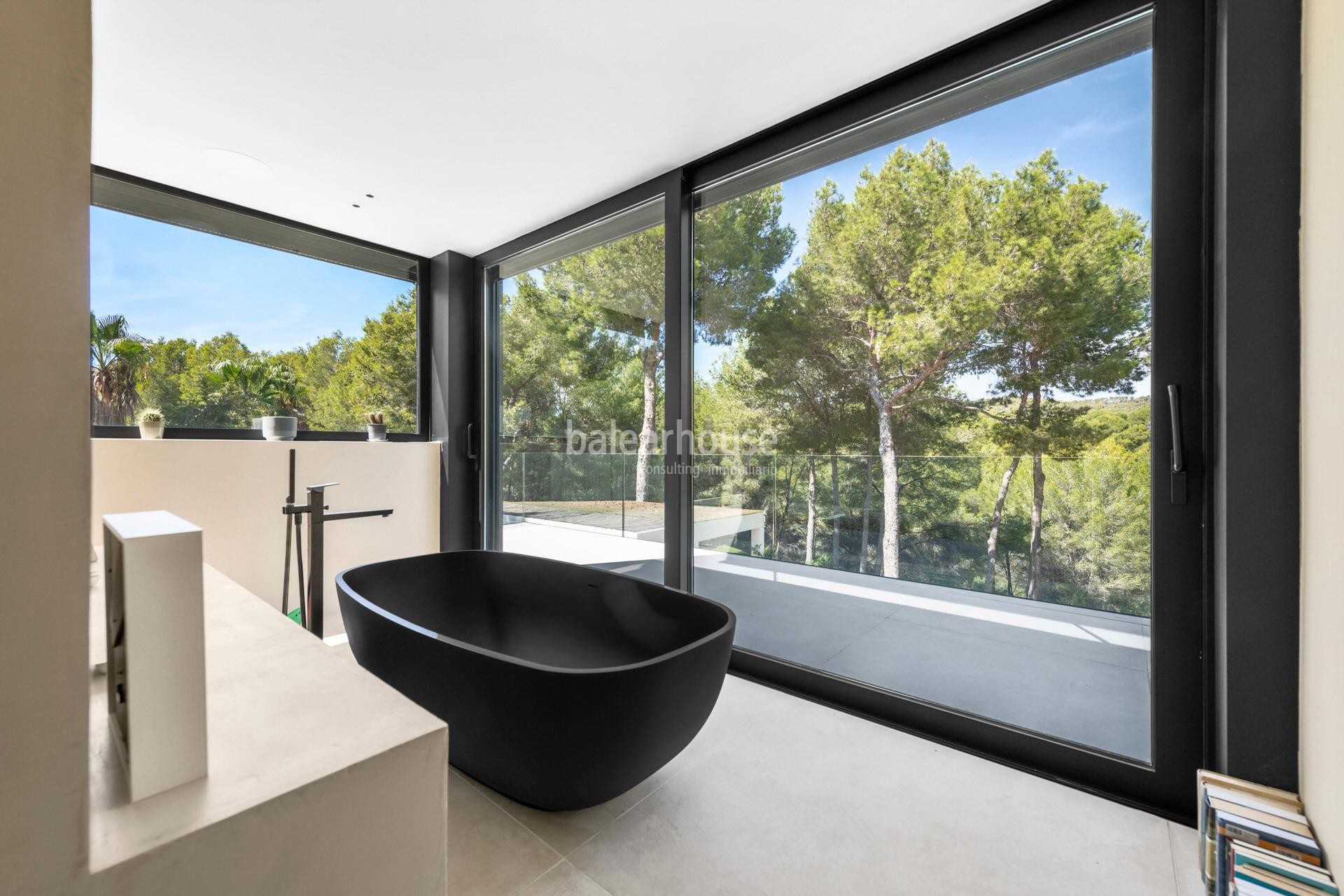 Große moderne Villa in Costa de la Calma, umgeben von Natur, nahe den Stränden und mit großzügigen Außenbereichen