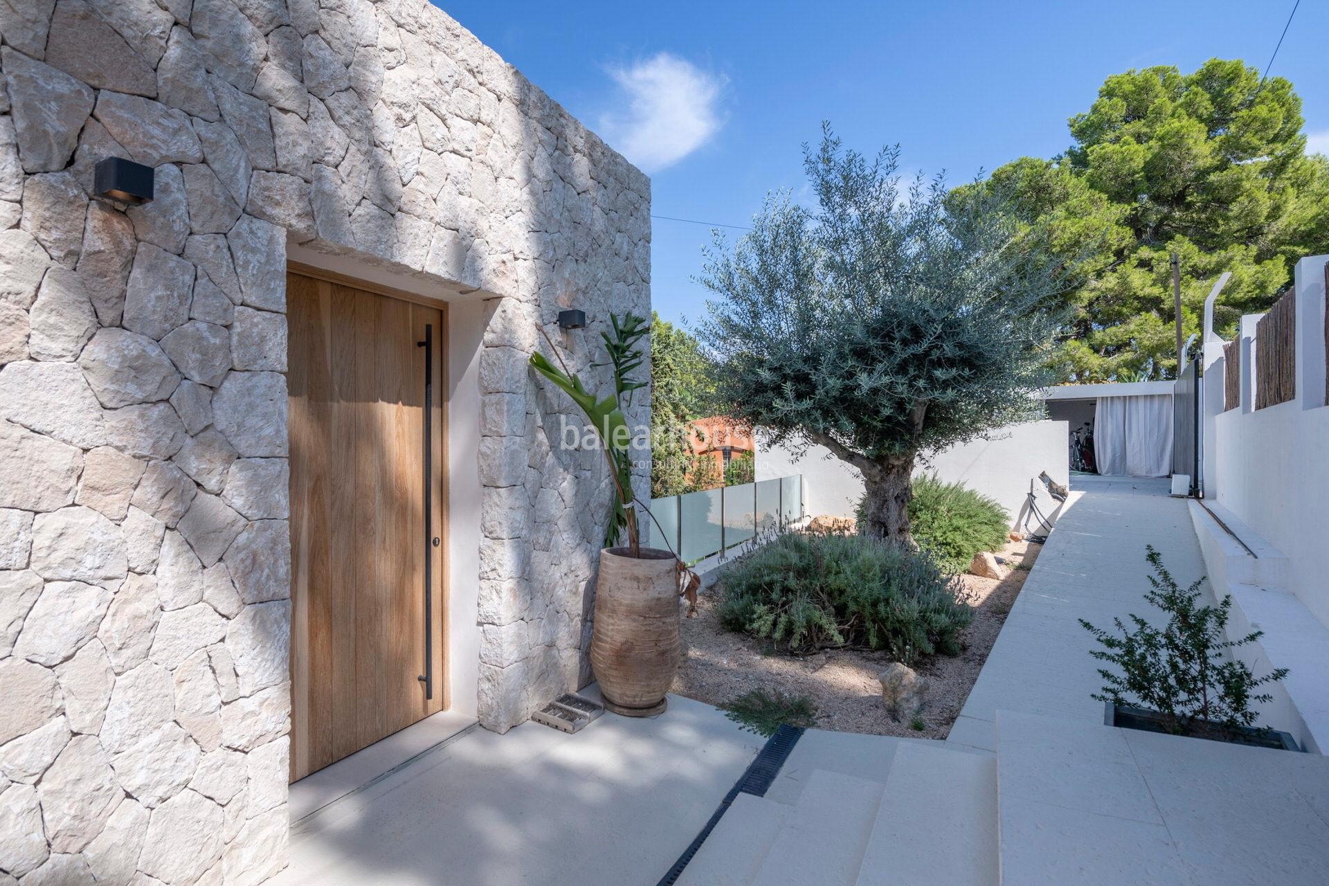 Große moderne Villa in Costa de la Calma, umgeben von Natur, nahe den Stränden und mit großzügigen Außenbereichen