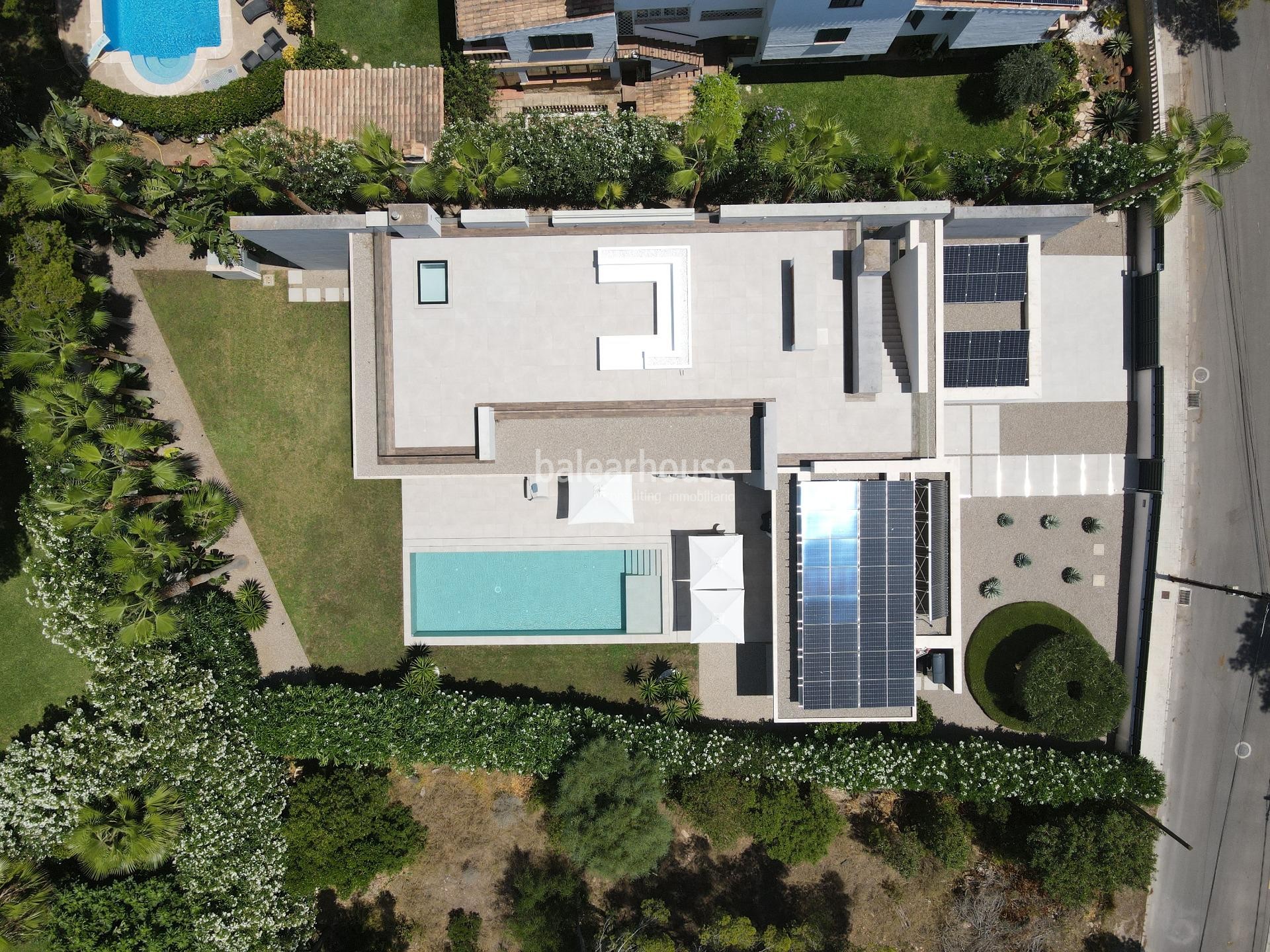 Exclusiva villa de diseño contemporáneo con grandes espacios abiertos, piscina  y amplias terrazas en Santa Ponsa