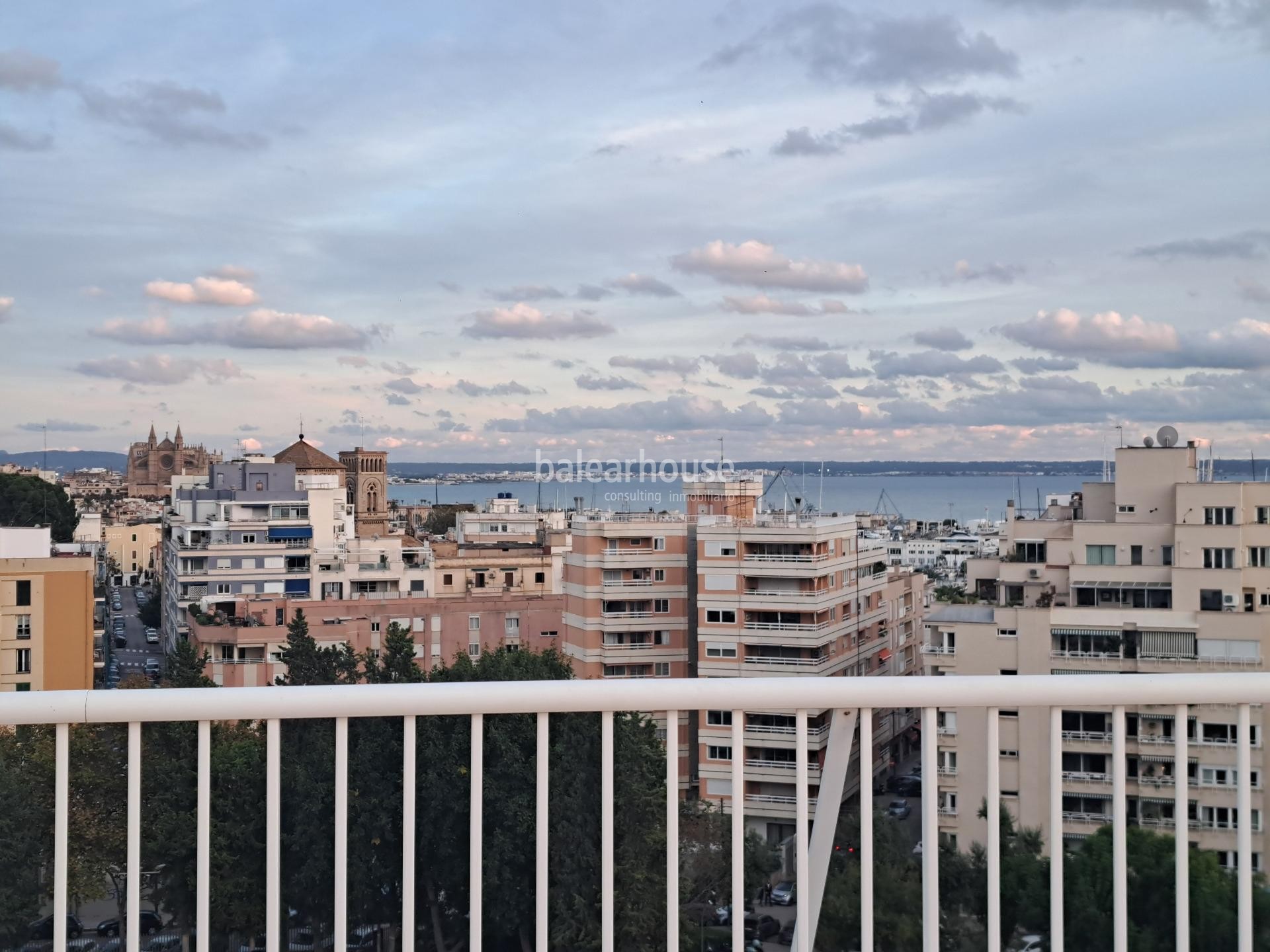 Elegante piso con terraza y piscina en Santa Catalina frente al Tennis Club de Palma