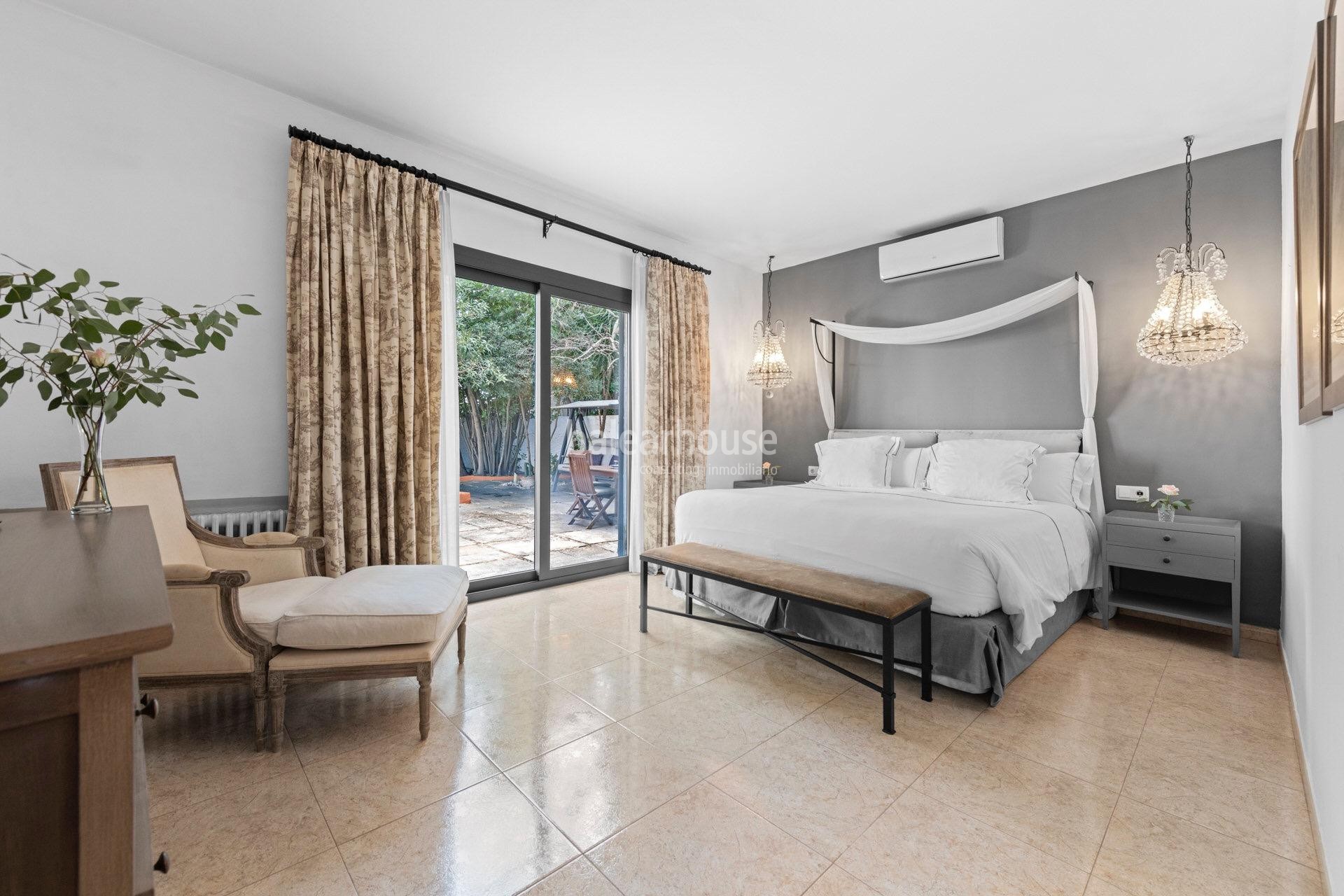 Exklusive großzügige Villa in Son Armadans mit weitläufigem Garten- und Poolbereich