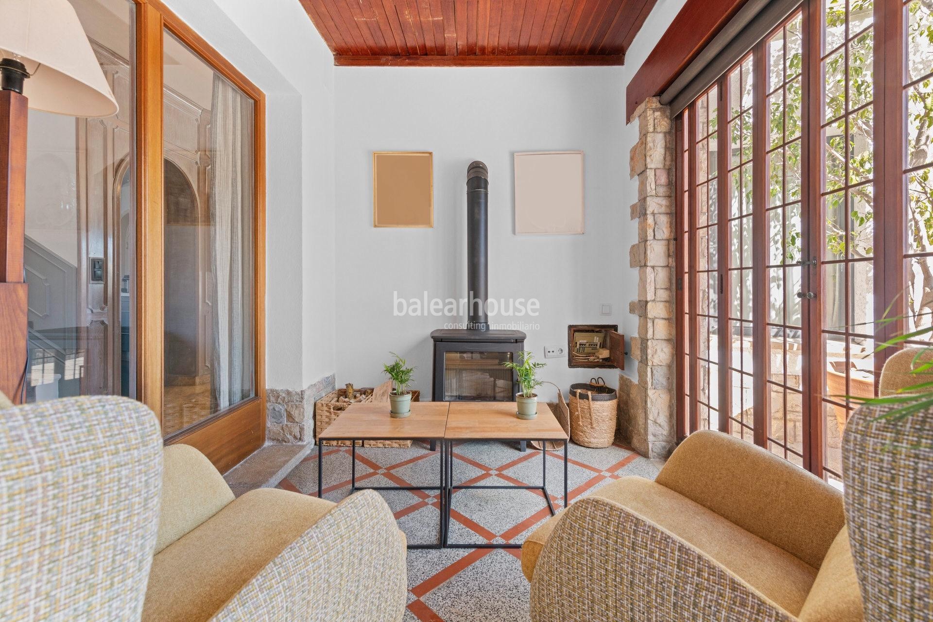 Exklusive großzügige Villa in Son Armadans mit weitläufigem Garten- und Poolbereich