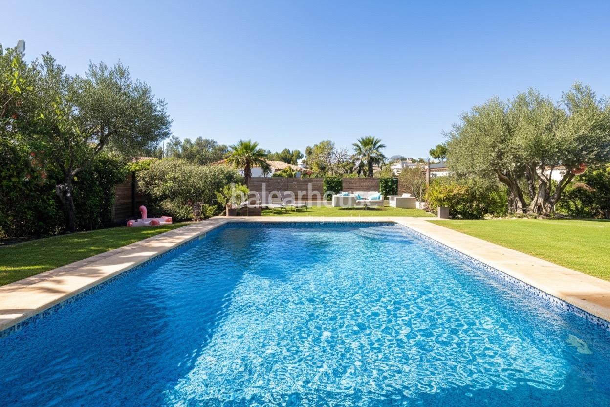 Elegante Villa mit gepflegten Außenanlagen und hoher Privatsphäre in exklusiver Lage von Santa Ponsa