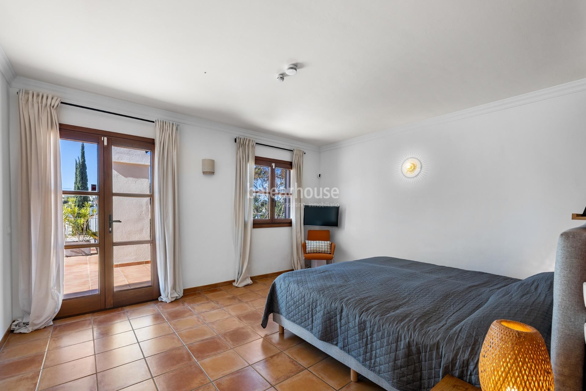 Elegante Villa mit gepflegten Außenanlagen und hoher Privatsphäre in exklusiver Lage von Santa Ponsa