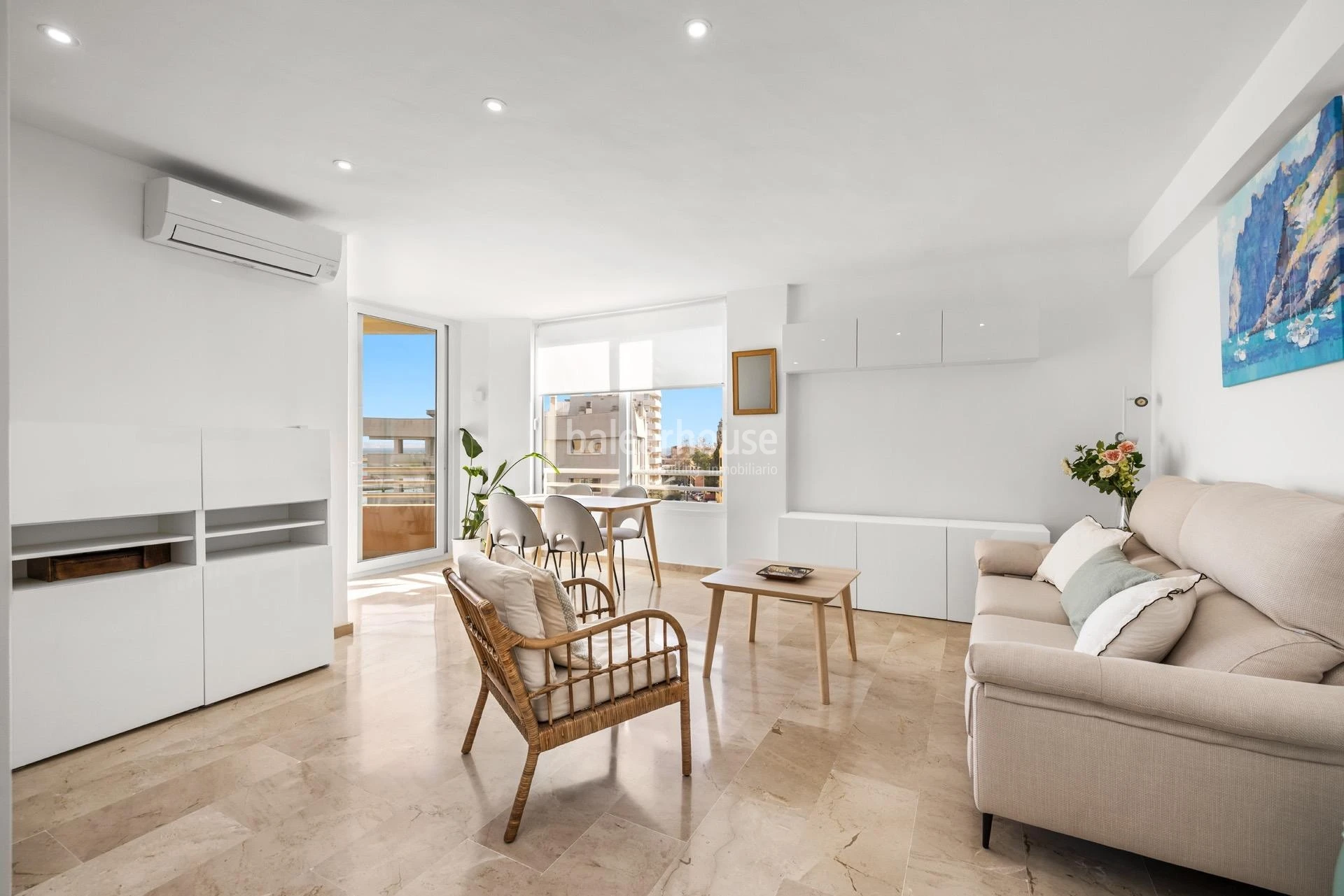 Excelente apartamento reformado con preciosas vistas al mar.