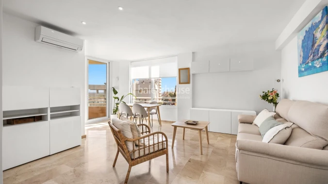 Exzellente renovierte Wohnung mit wunderschönem Meerblick.