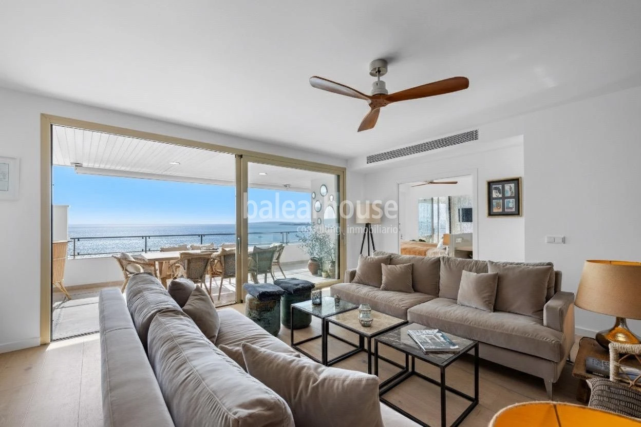 Magnífico piso en primera línea de mar de Portixol con impresionantes vistas a toda la bahía de Palma