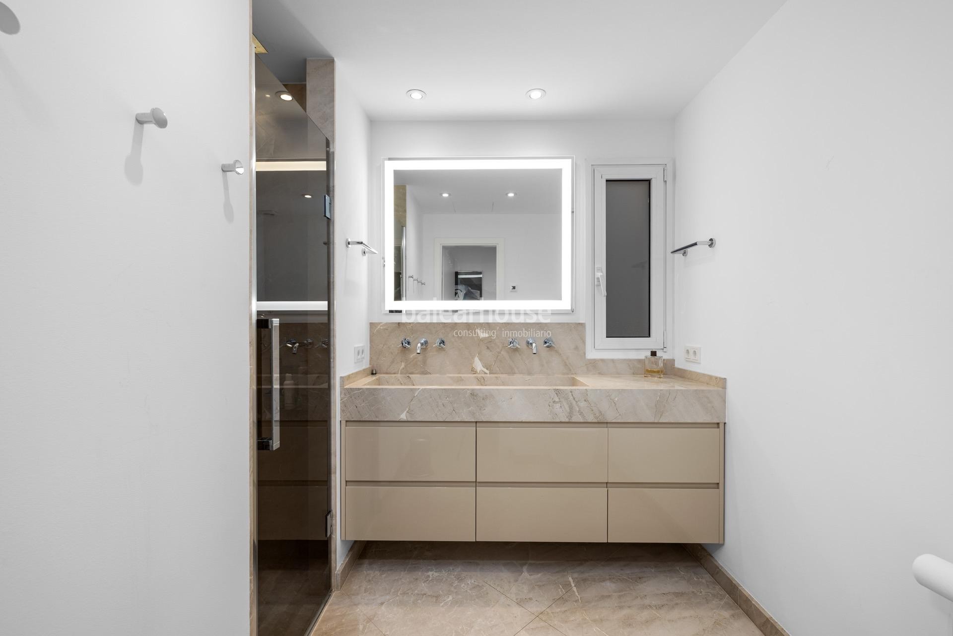 Magnífico piso en primera línea de mar de Portixol con impresionantes vistas a toda la bahía de Palma