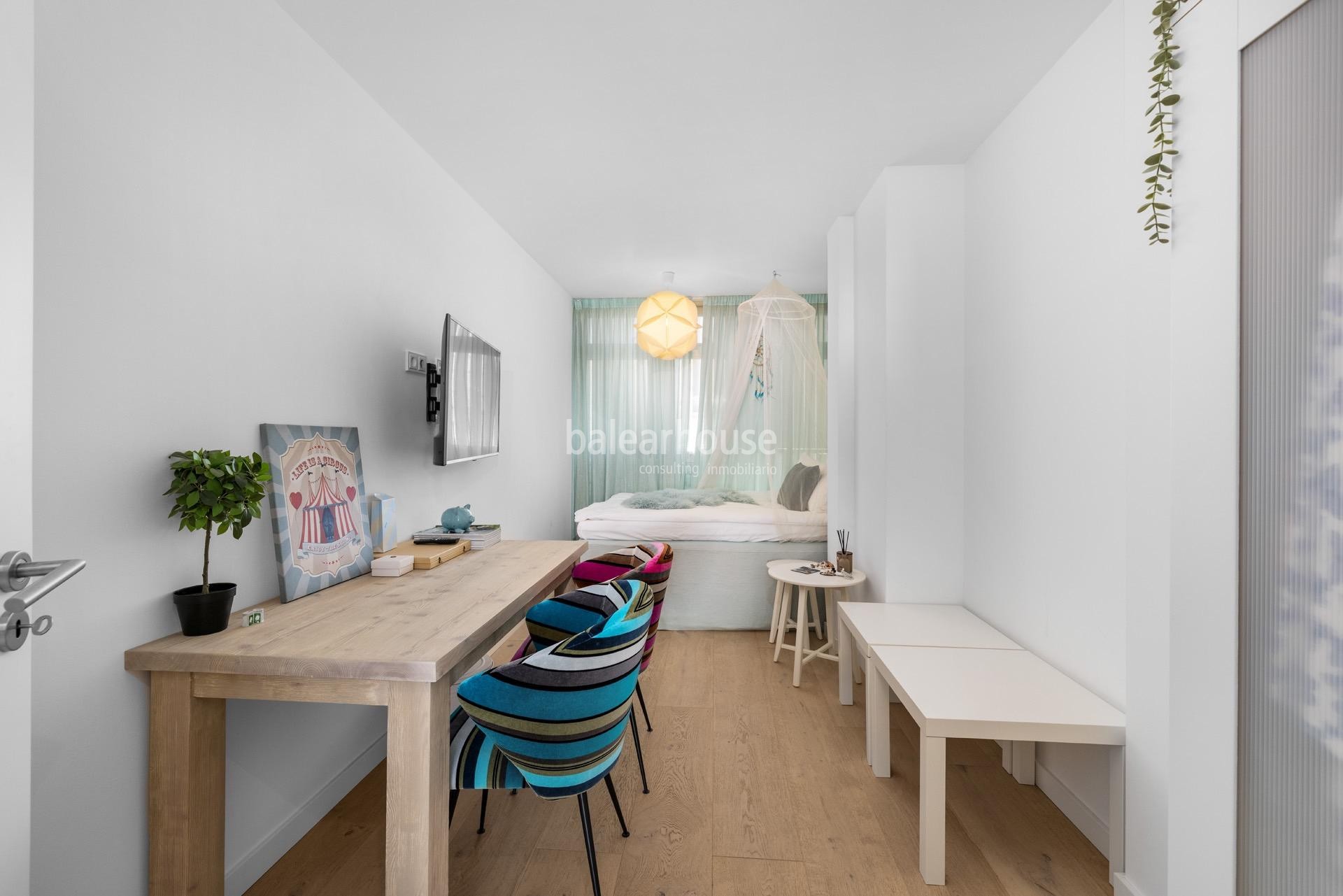 Magnífico piso en primera línea de mar de Portixol con impresionantes vistas a toda la bahía de Palma