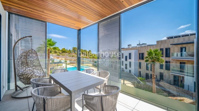 Helle Wohnung mit modernem Design und großer Terrasse  in einer schönen Anlage mit Swimmingpools