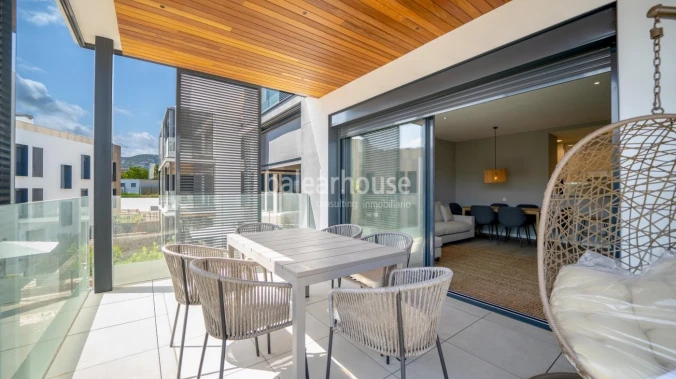Helle Wohnung mit modernem Design und großer Terrasse  in einer schönen Anlage mit Swimmingpools