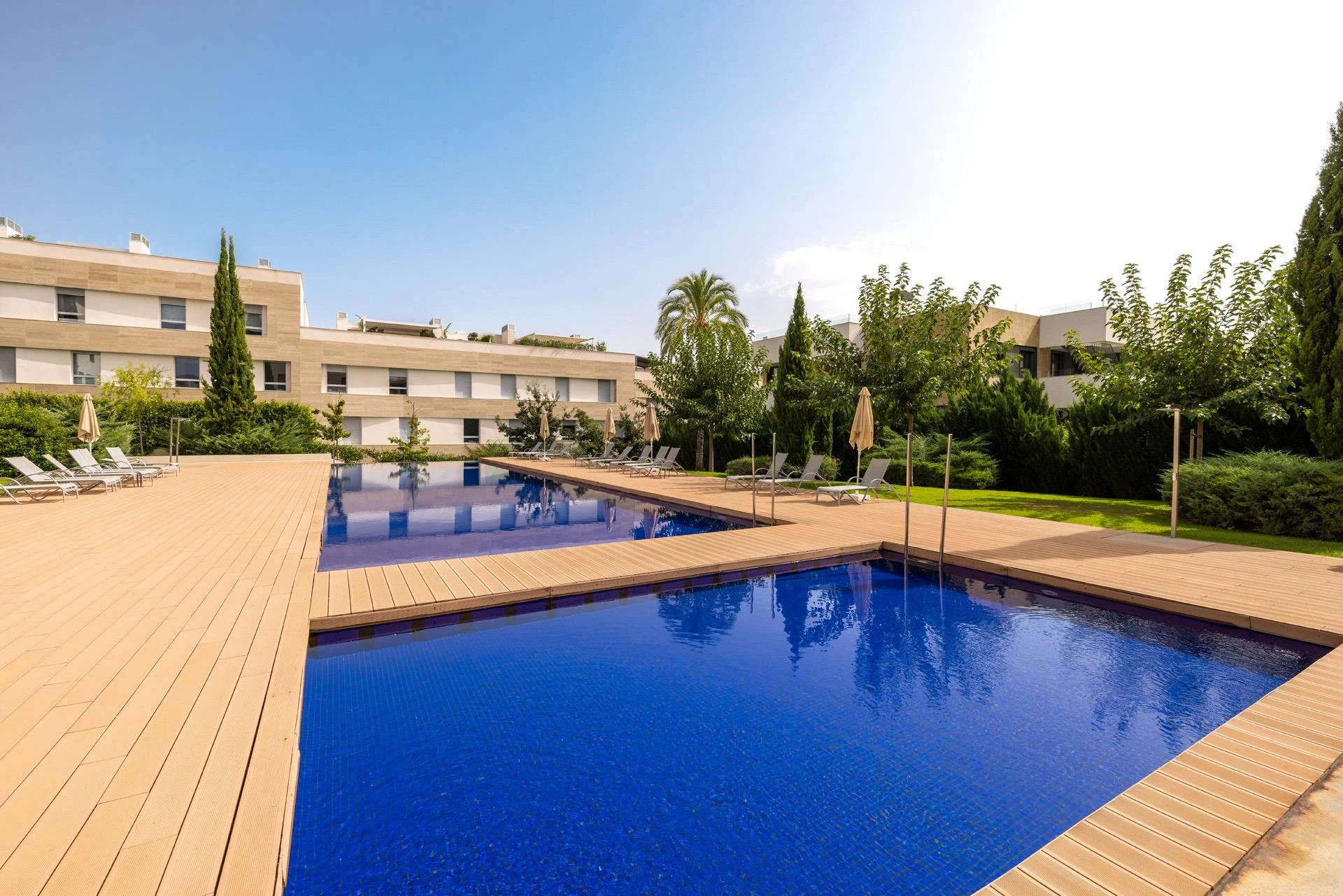 Exclusive. Stunning Modern Design Penthouse with Expansive Terrace Overlooking the Golf Course in Palma