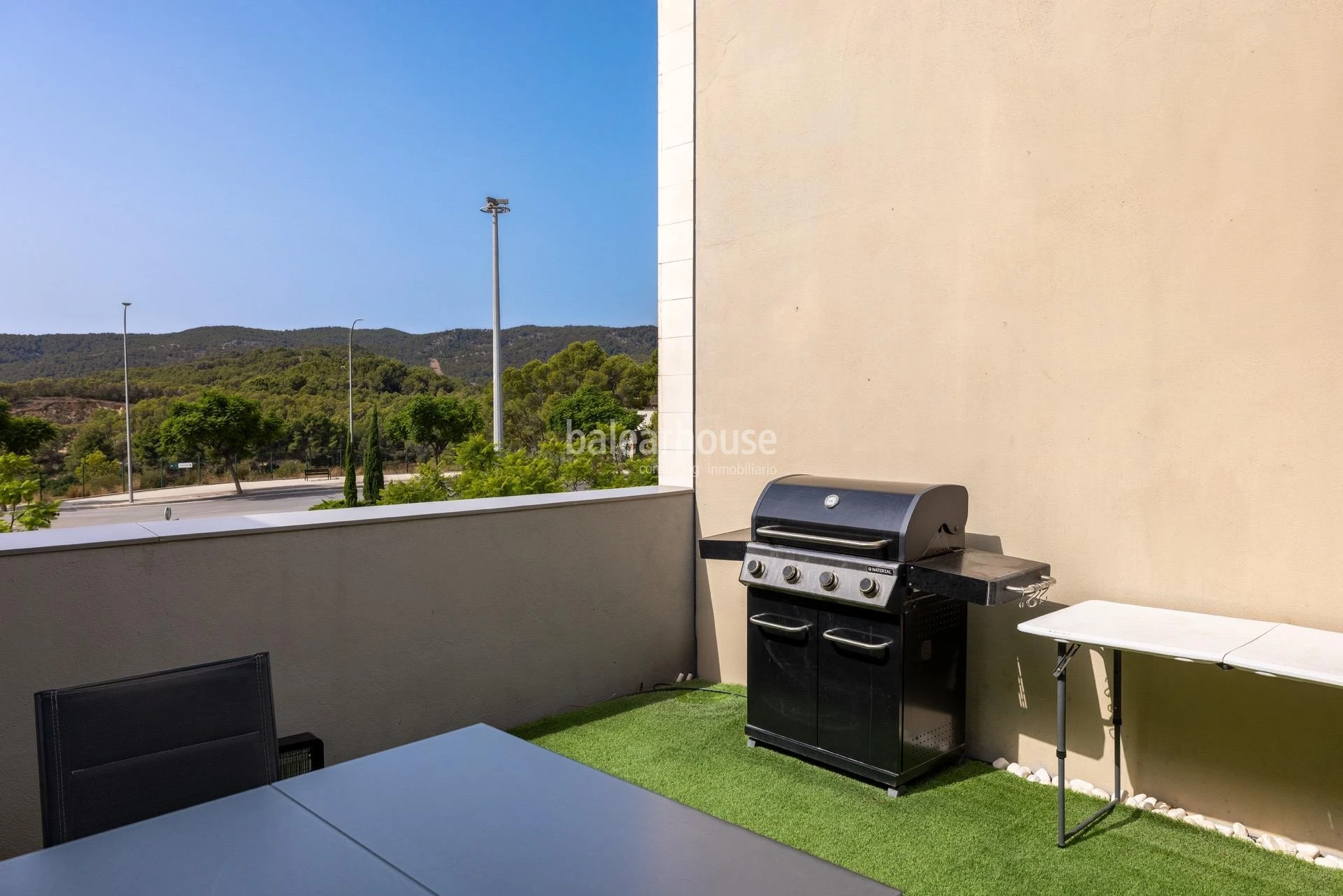 Exclusive. Penthouse mit modernem Design und großzügiger Terrasse mit Blick auf den Golfplatz in Palma