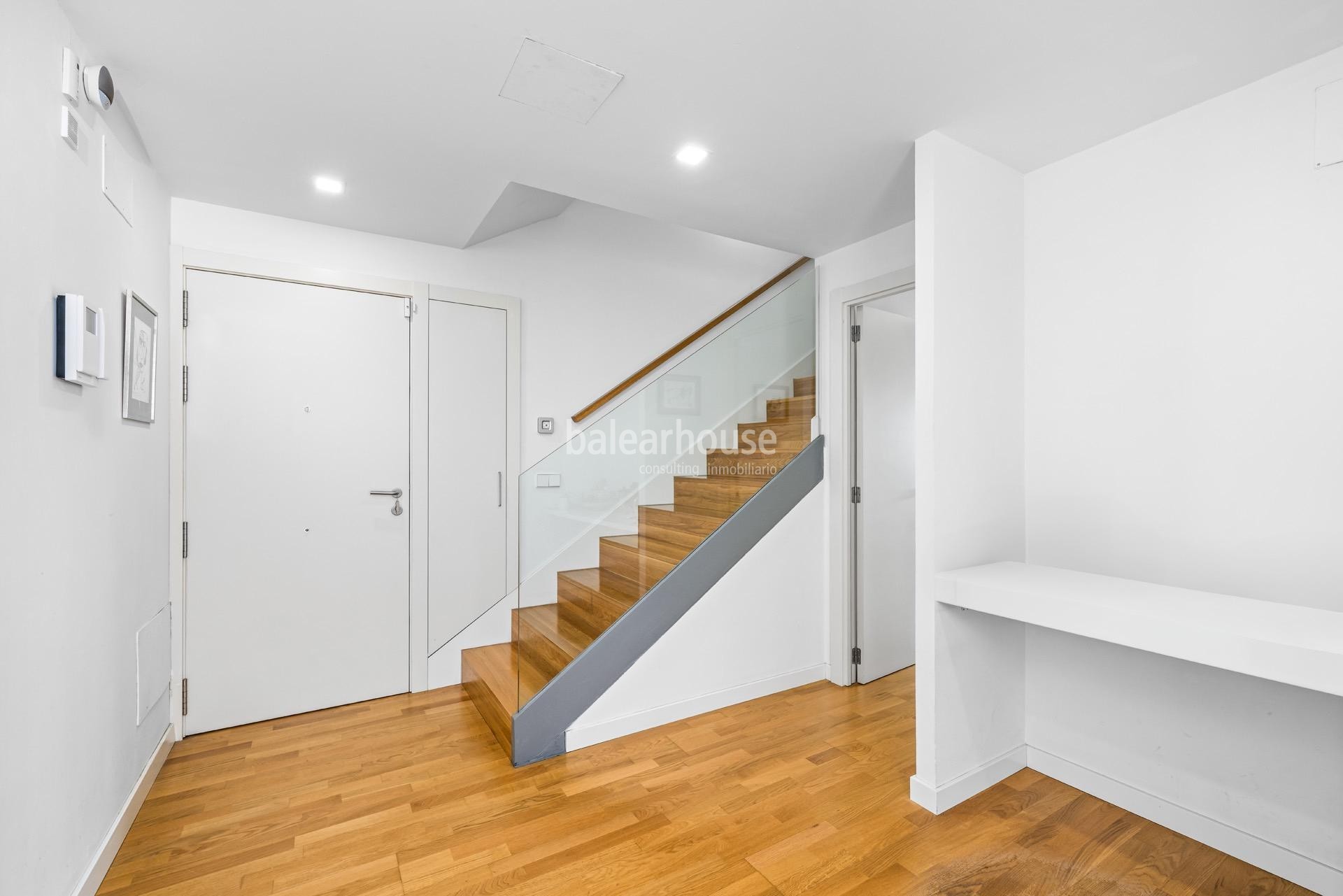 Exclusivo. Fantástico ático de diseño moderno y gran terraza frente al golf en Palma.