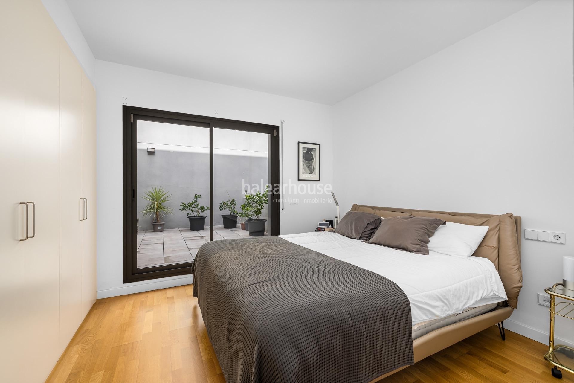 Exclusivo. Fantástico ático de diseño moderno y gran terraza frente al golf en Palma.