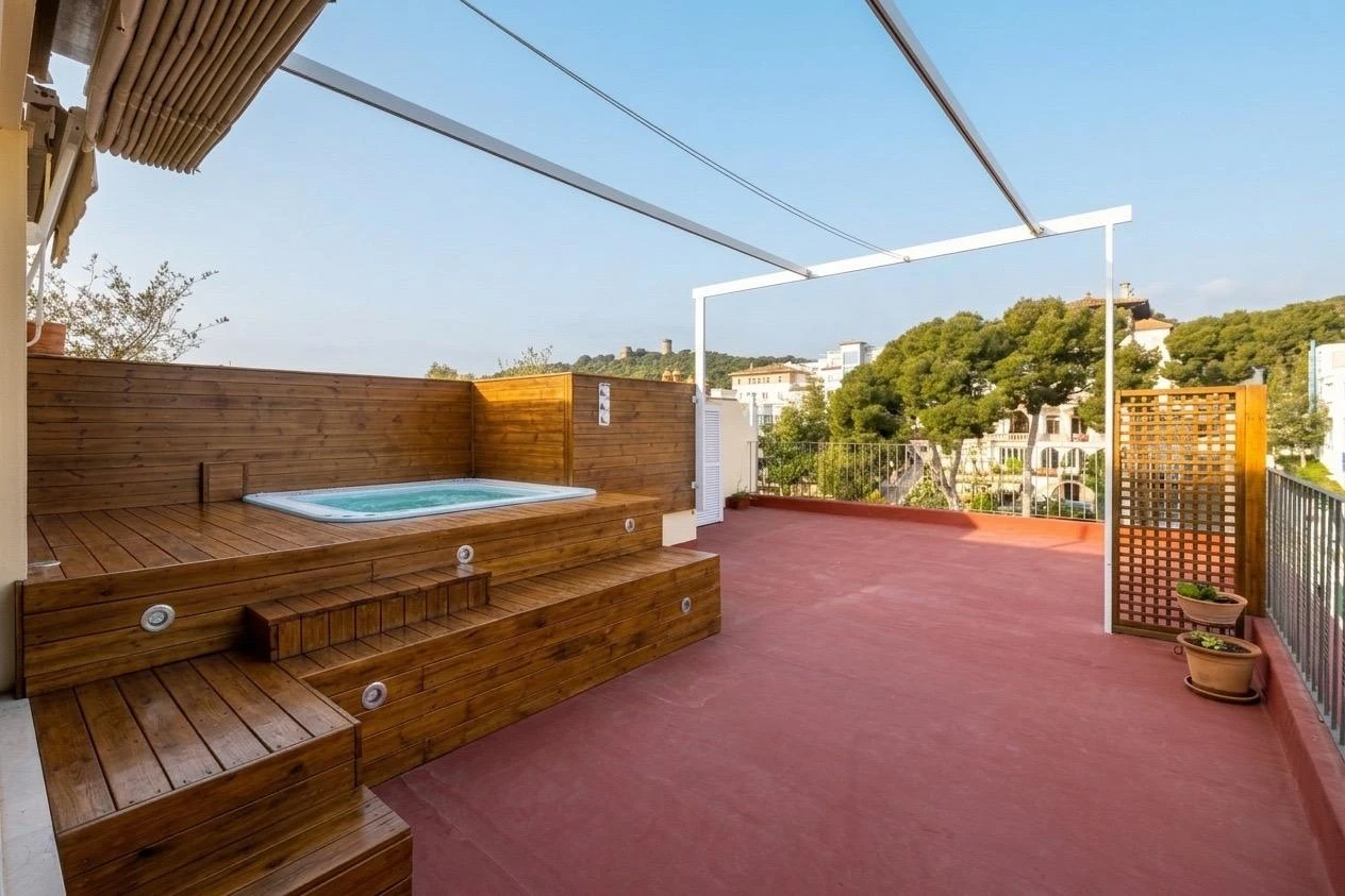 Ático dúplex en Son Armadans con espectacular terraza y fabulosas vistas al Castillo de Bellver
