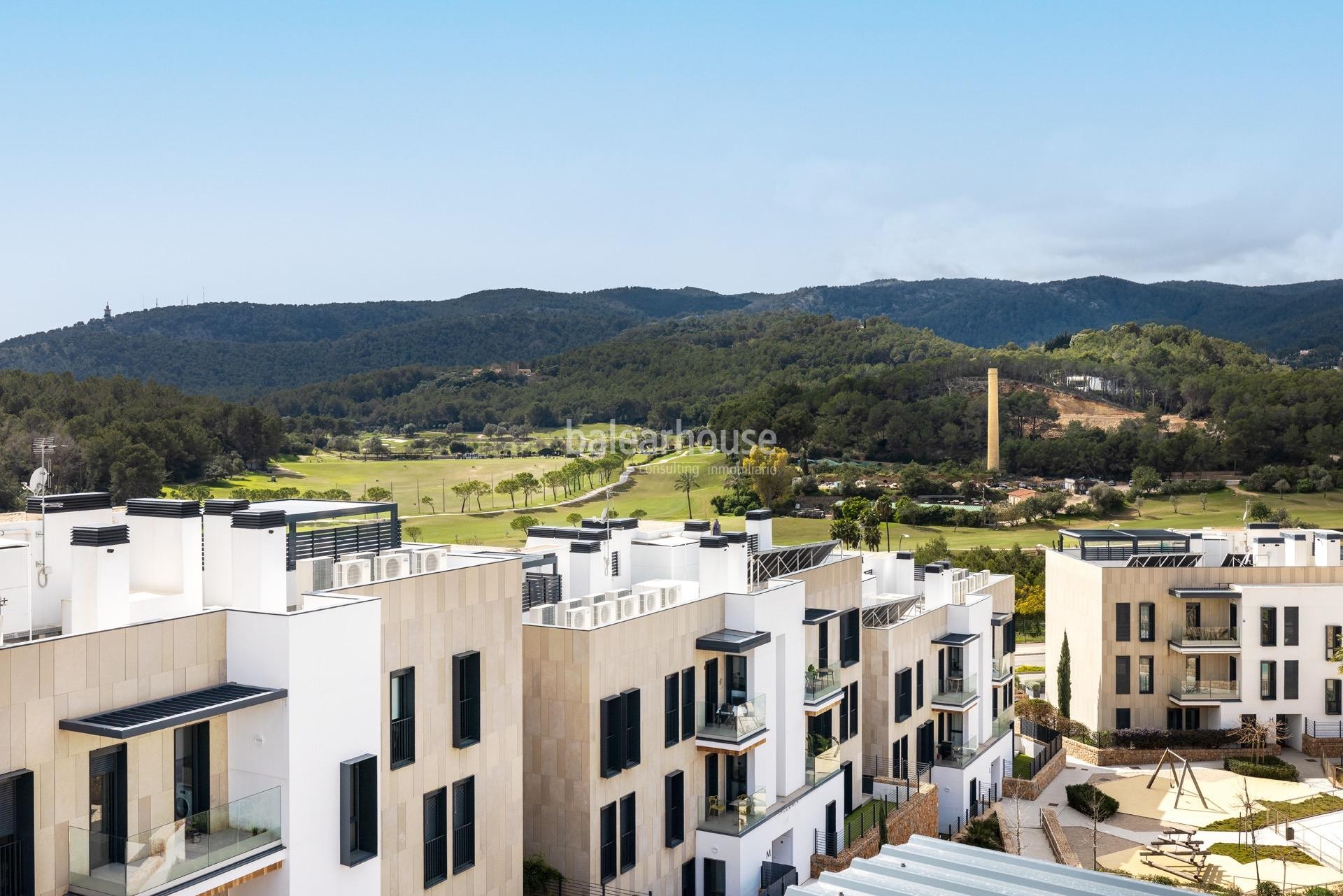 Modern, bright penthouse with terrace and private solarium in a well-maintained complex next to the golf course in Palma