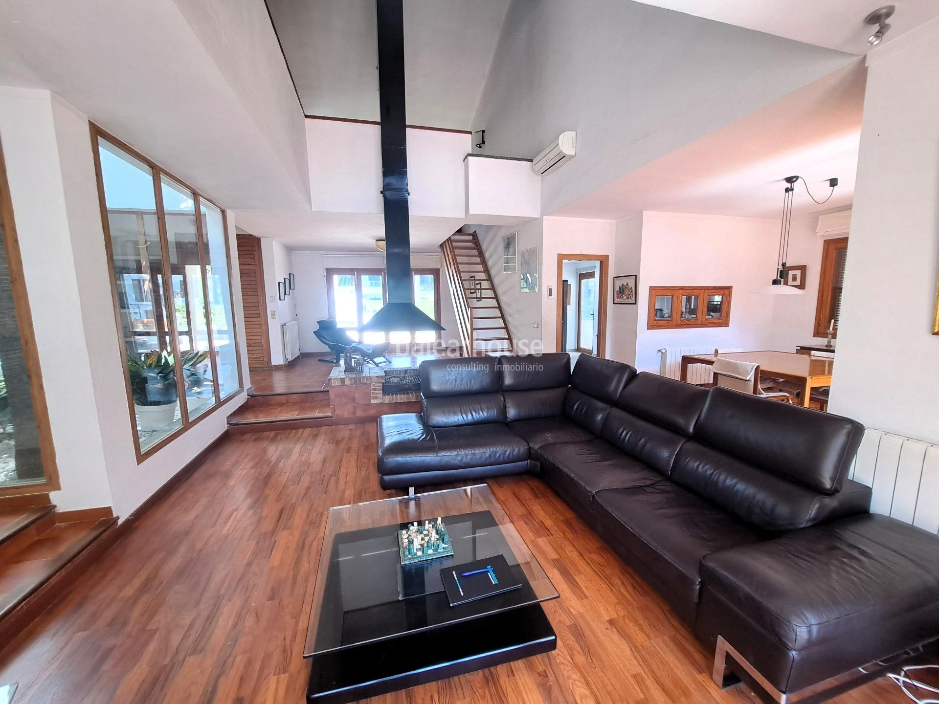 Mediterranean villa with expansive outdoor areas and lush woodland just steps from the Santa Ponsa Yacht Club