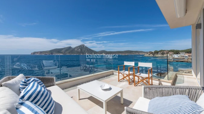 Spektakuläre Wohnung in erster Meereslinie mit atemberaubendem Blick und direktem Zugang zum Mittelmeer