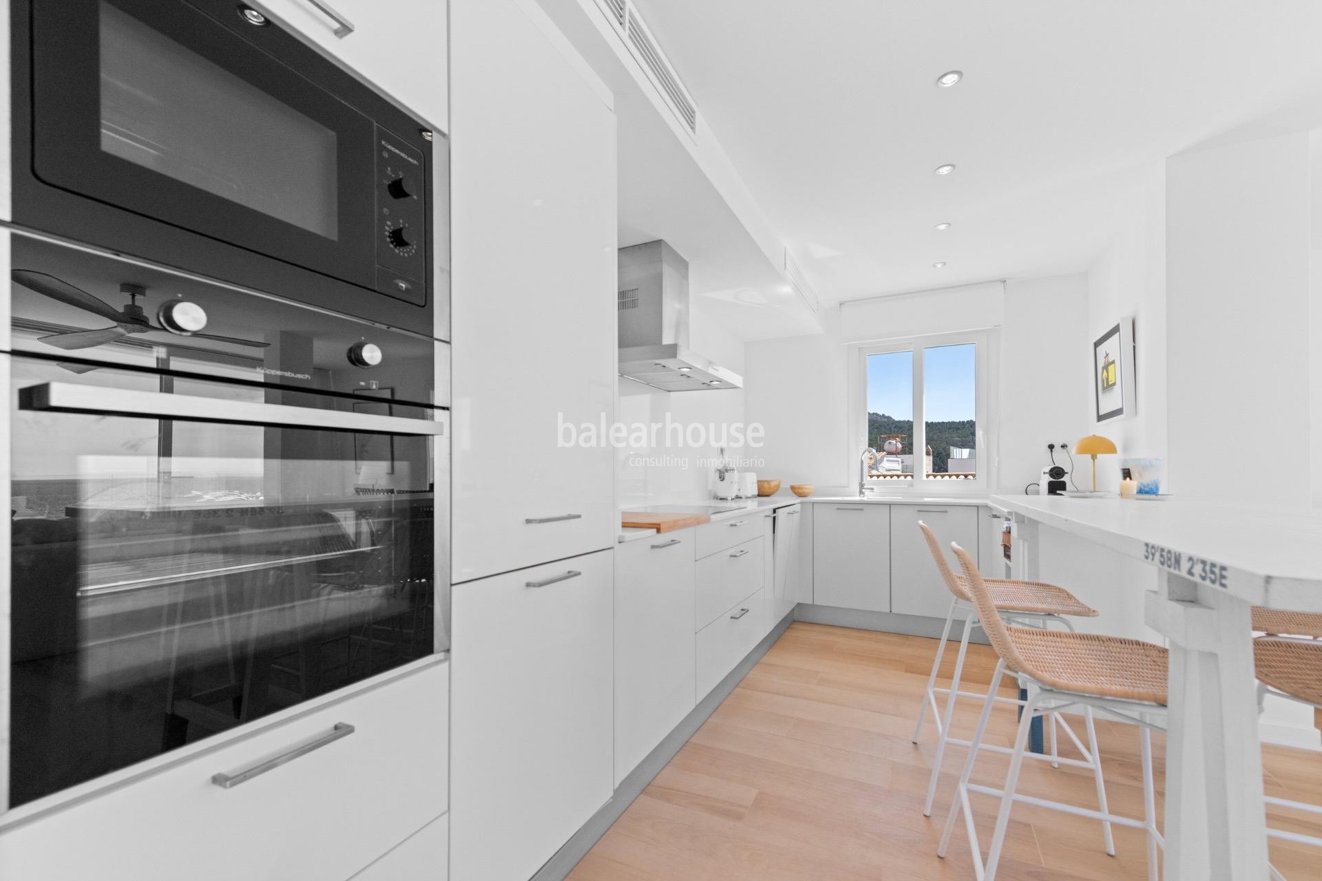 Spectacular frontline apartment with stunning views and direct access to the Mediterranean