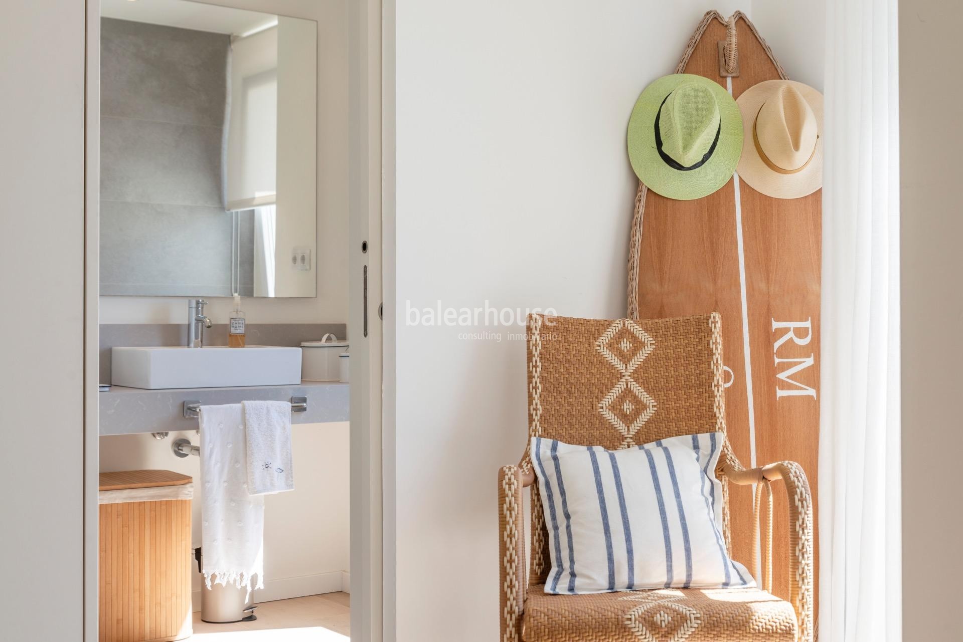 Spectacular frontline apartment with stunning views and direct access to the Mediterranean