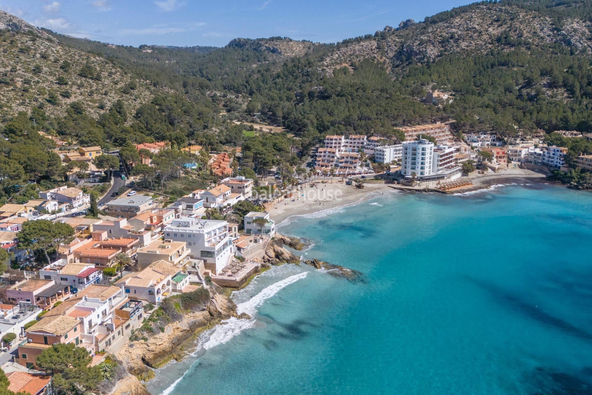 Spectacular frontline apartment with stunning views and direct access to the Mediterranean