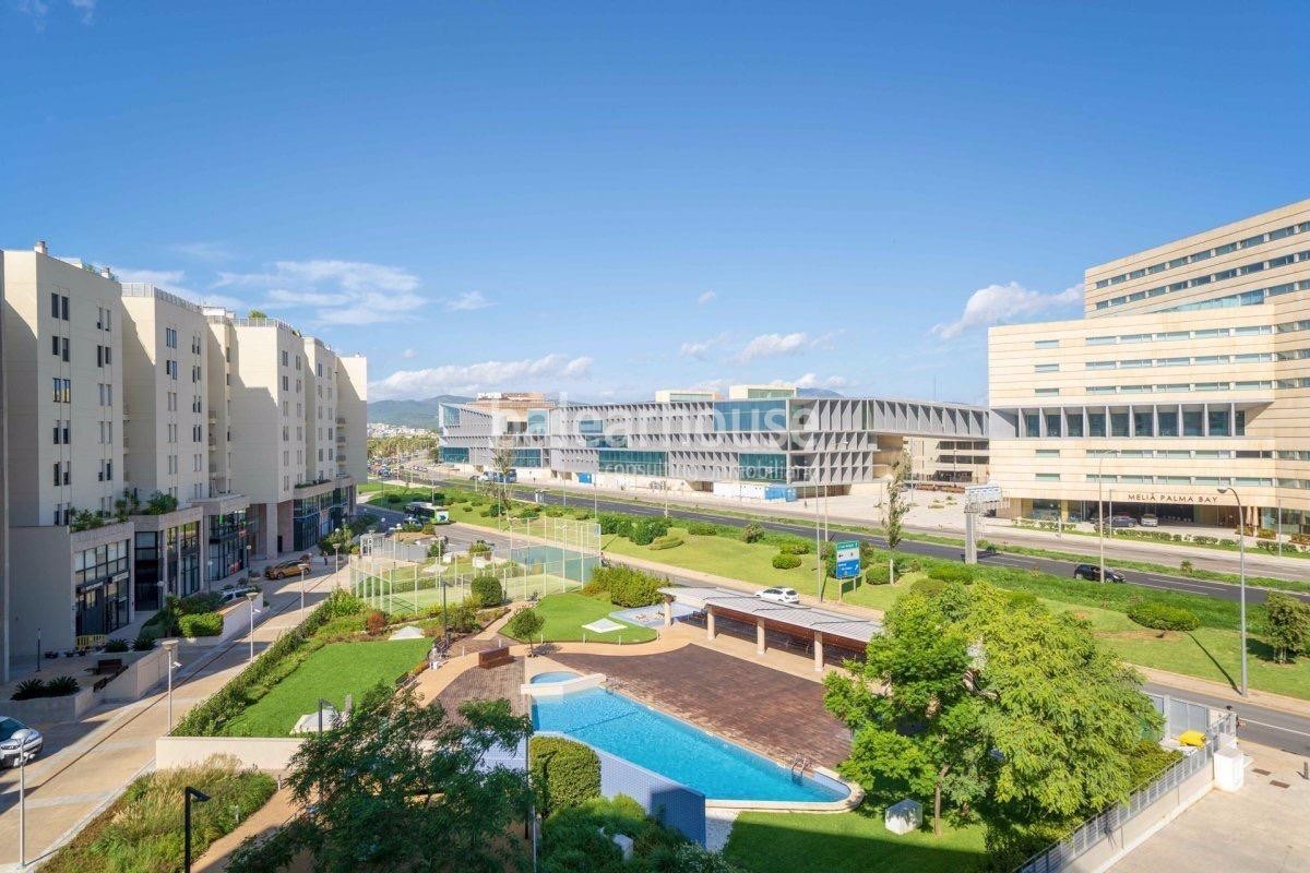 Wunderschöne Wohnung in erster Meereslinie in Portixol, mit großer Terrasse, hochwertiger Ausstattung und exklusiven Annehmlichkeiten