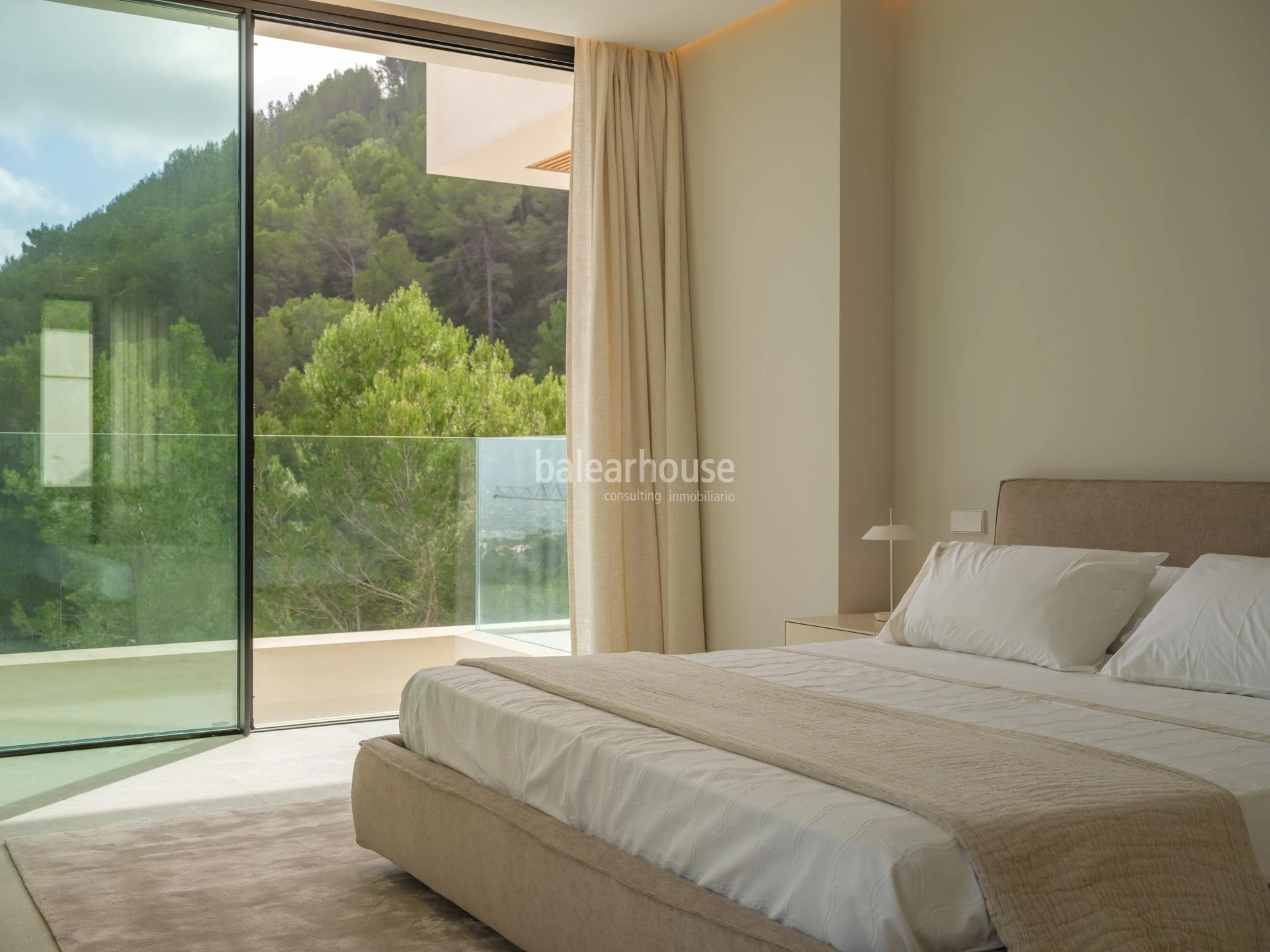 Moderna Design und freie Aussicht in dieser Neubauvilla in der exklusiven Gegend von Son Vida