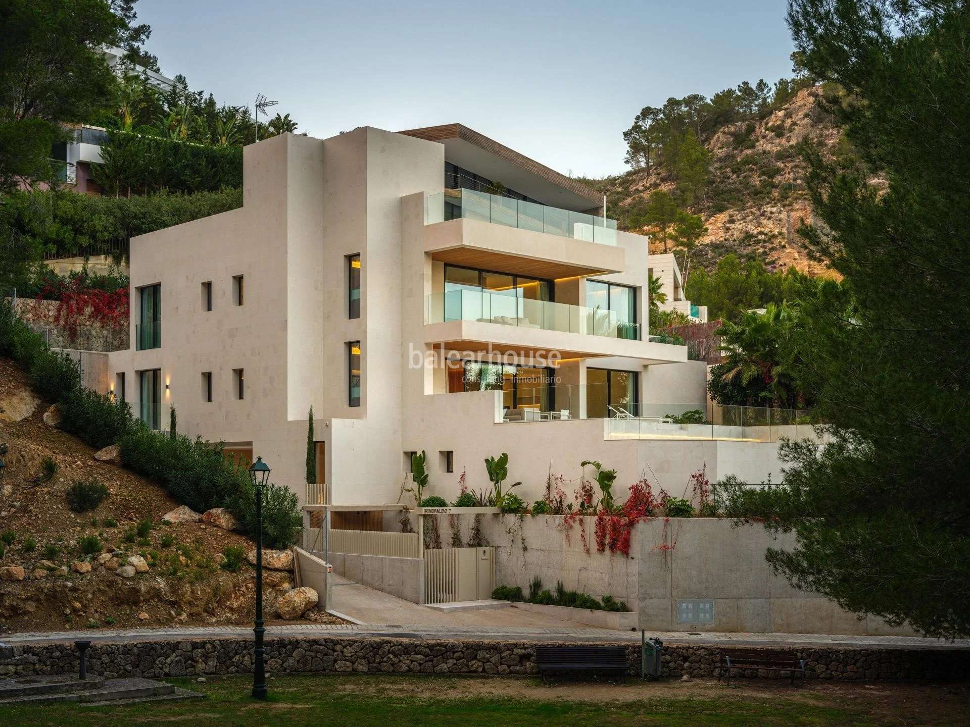 Moderna Design und freie Aussicht in dieser Neubauvilla in der exklusiven Gegend von Son Vida