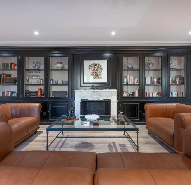 Elegant apartment in a stately building in the heart of Palma, next to the Cathedral and Paseo del Borne