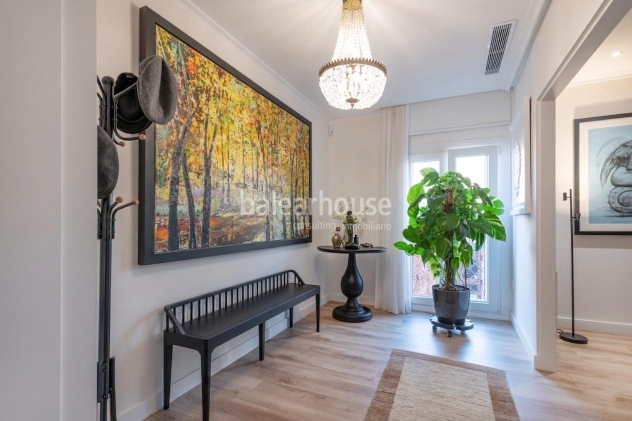 Elegant apartment in a stately building in the heart of Palma, next to the Cathedral and Paseo del Borne