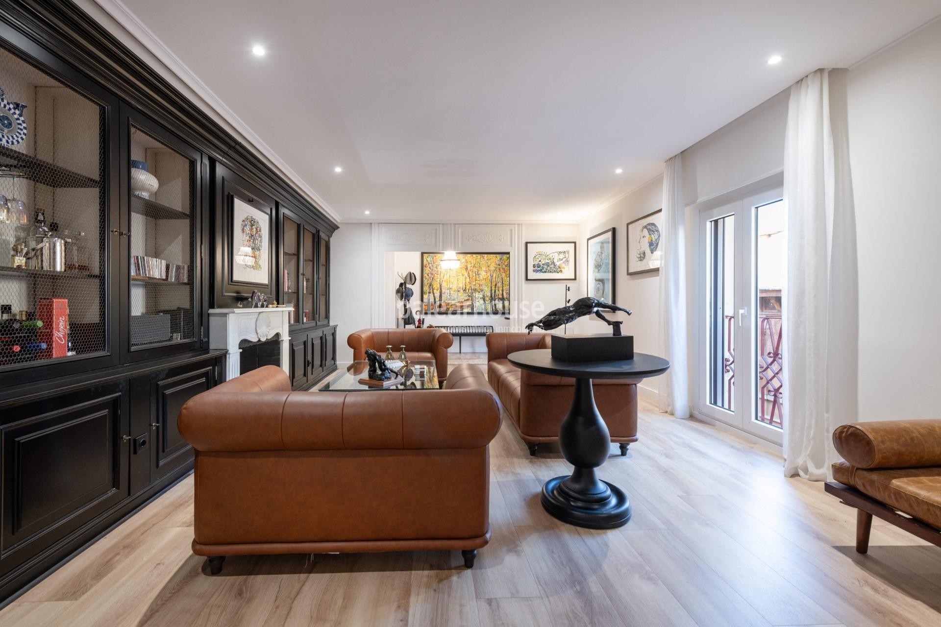 Elegant apartment in a stately building in the heart of Palma, next to the Cathedral and Paseo del Borne