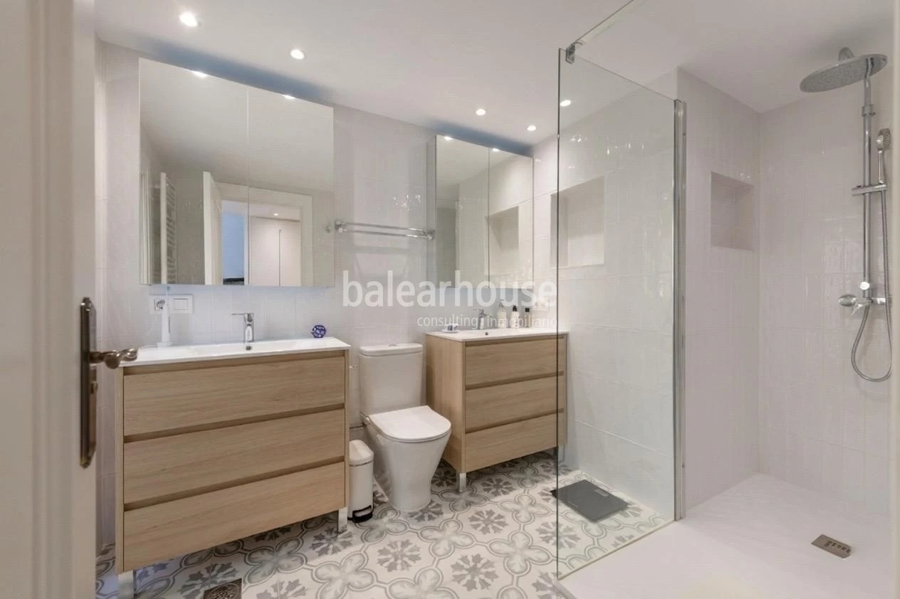Elegant apartment in a stately building in the heart of Palma, next to the Cathedral and Paseo del Borne