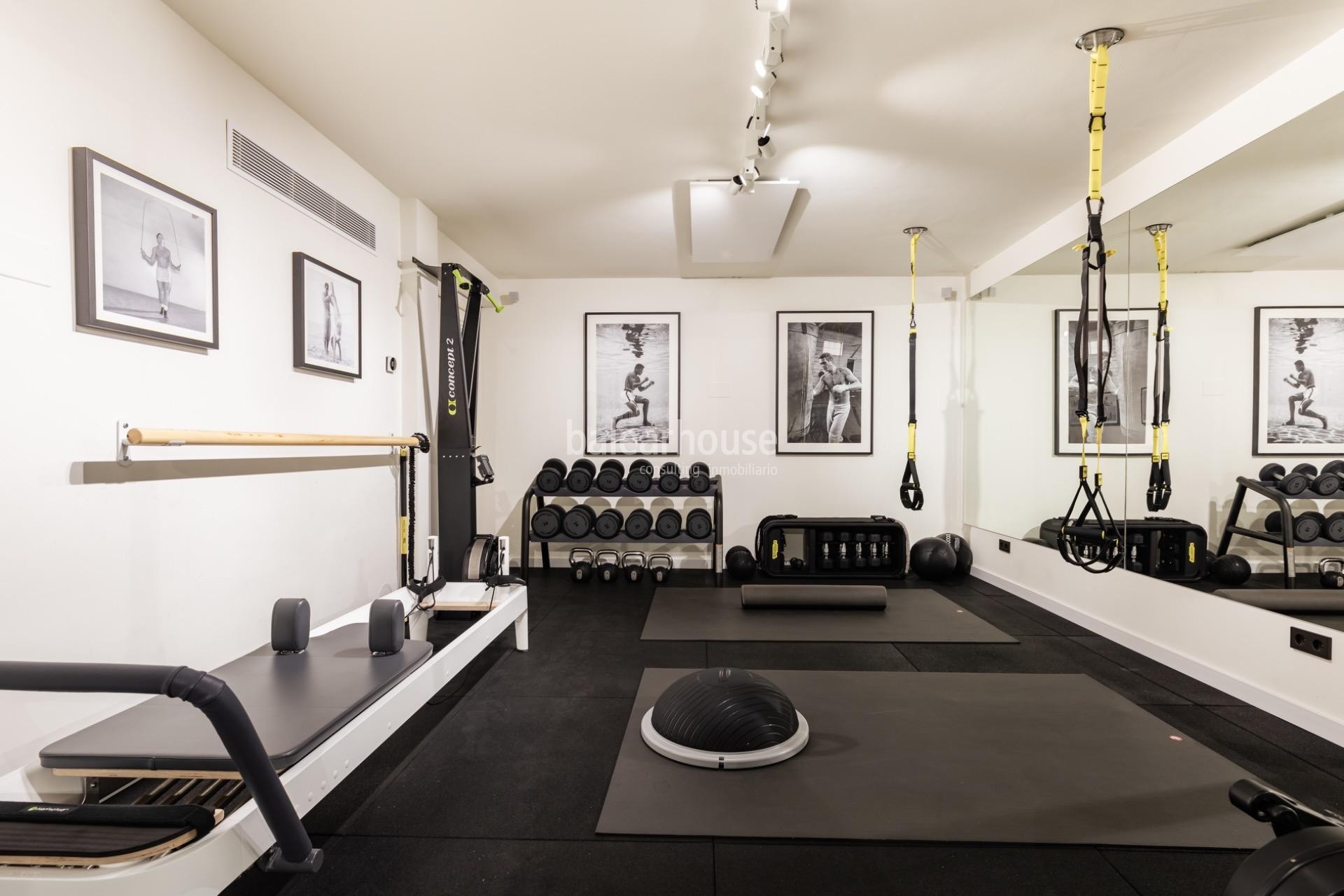 Elegante finca privada rodeada de naturaleza con amplios espacios, piscina y zonas de bienestar