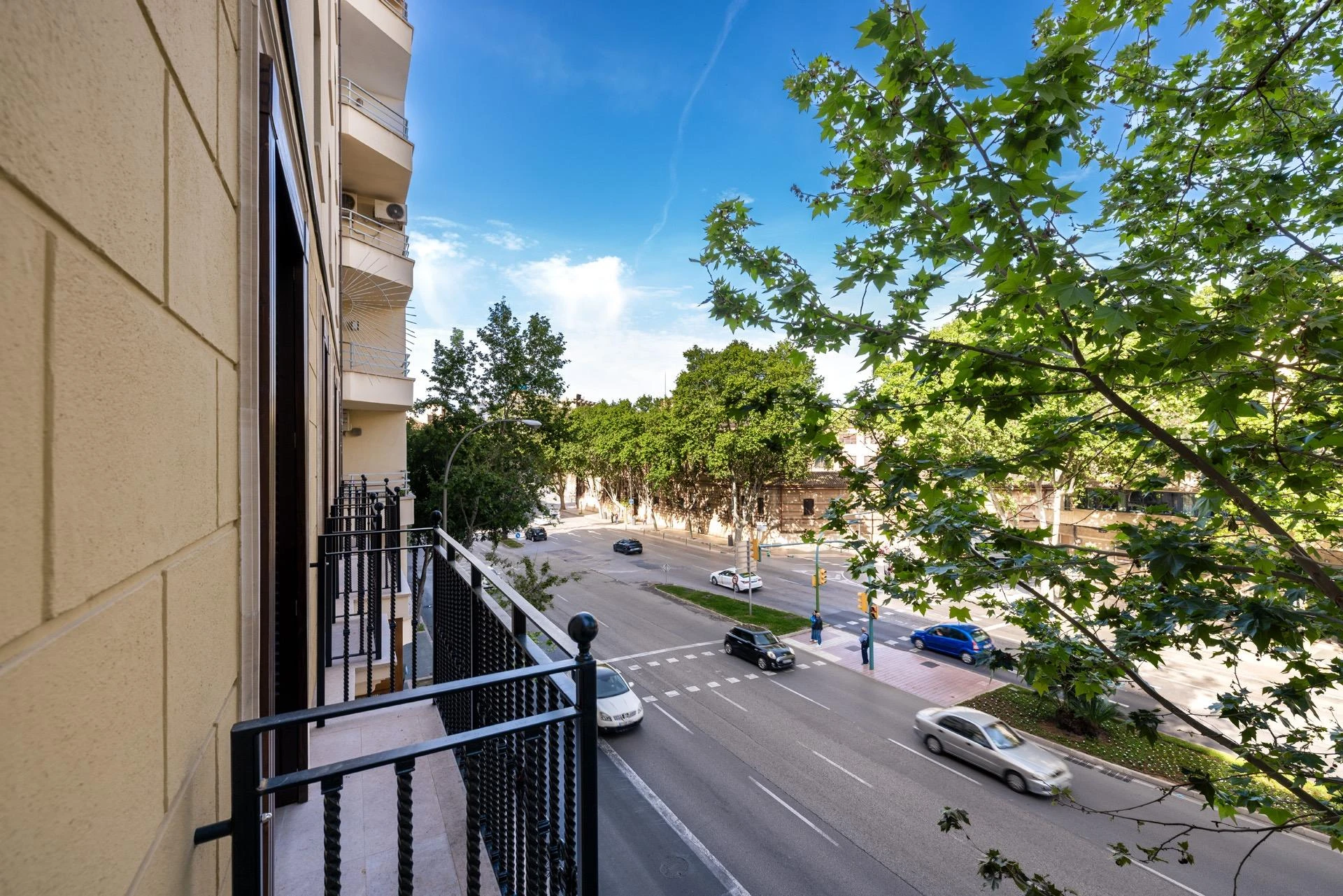 Piso de diseño moderno a estrenar con todas las comodidades ubicado en el centro de Palma.