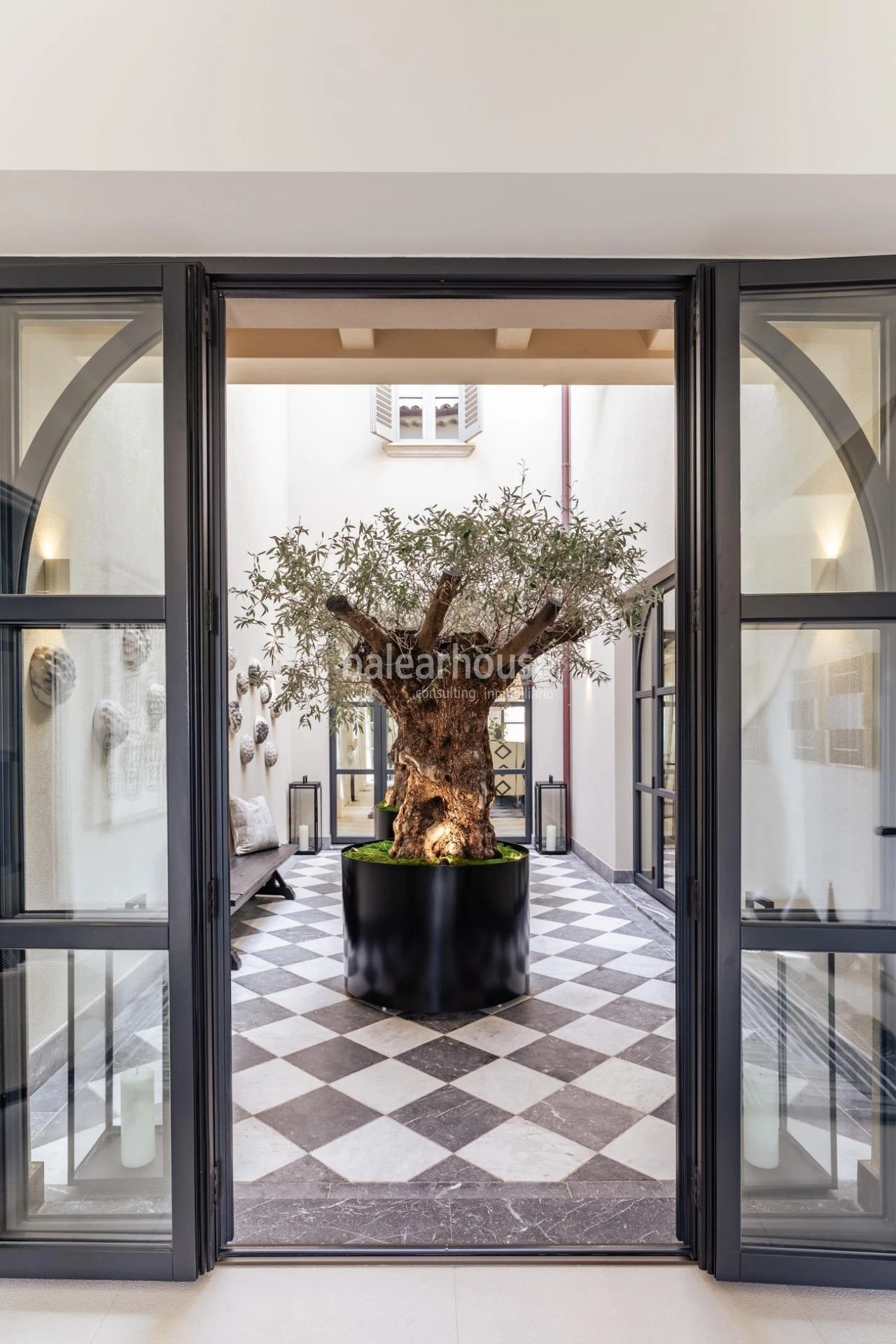 Elegante private Finca inmitten der Natur mit großzügigen Flächen, Pool und Wellnessbereichen