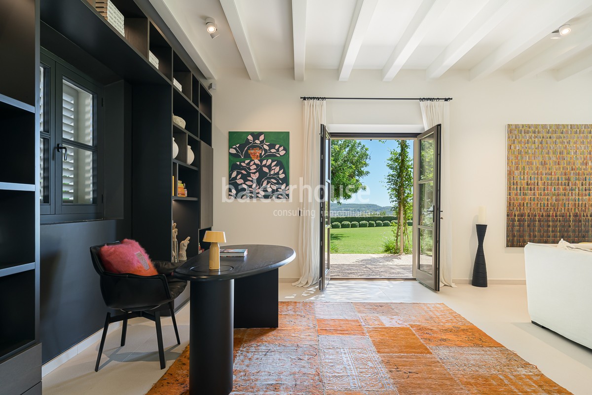 Elegante finca privada rodeada de naturaleza con amplios espacios, piscina y zonas de bienestar