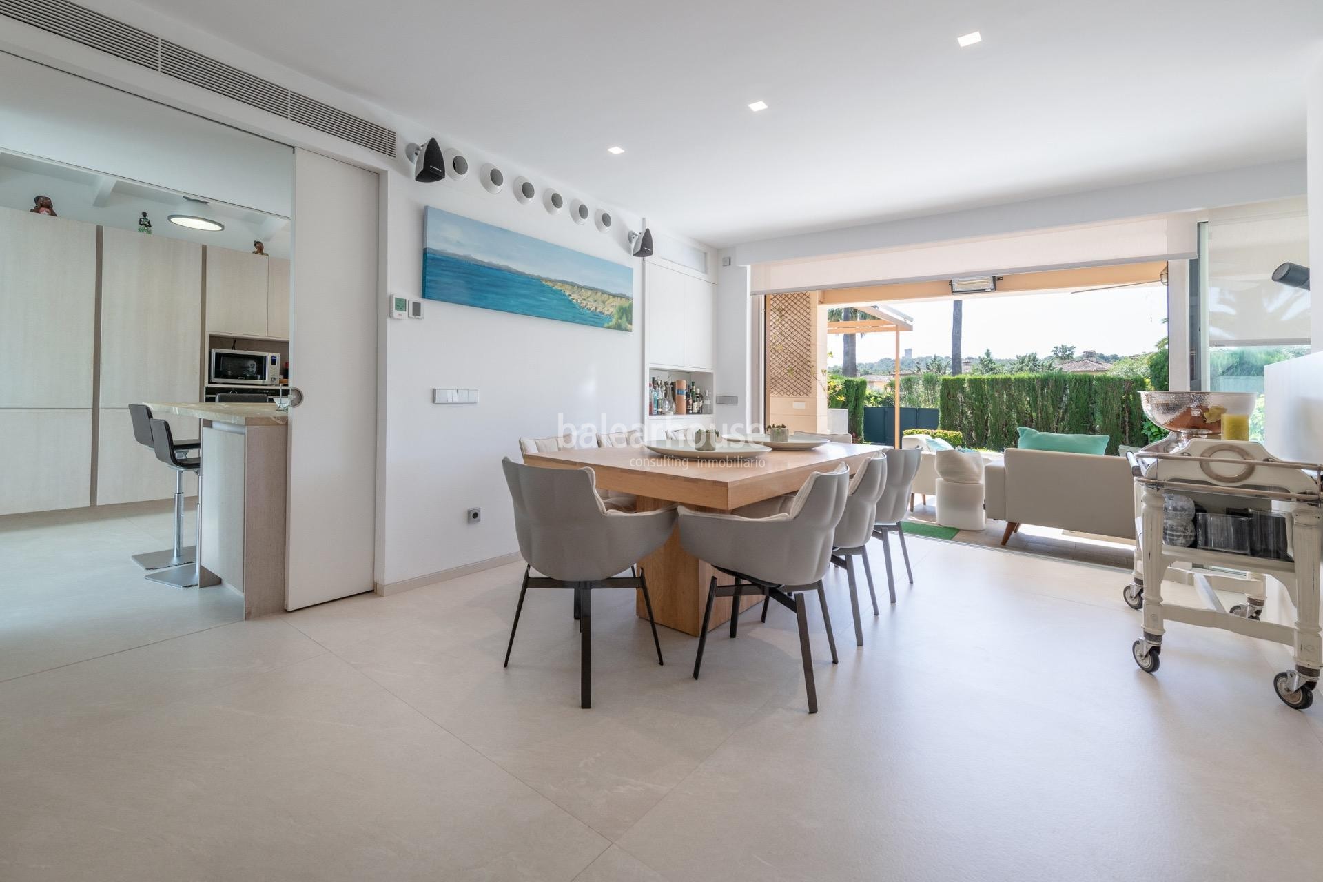 Modern Mediterranean design with light-filled spaces and a spacious garden in Palma’s green heart