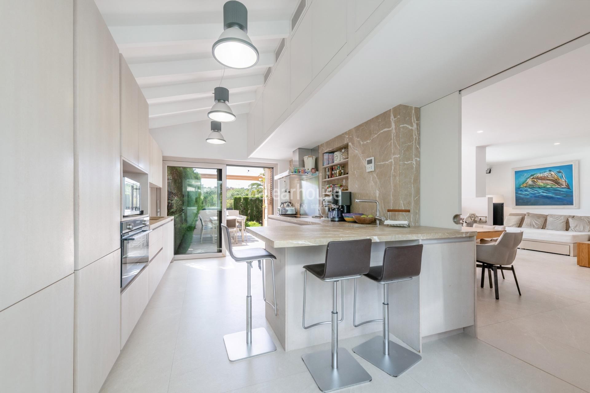 Modern Mediterranean design with light-filled spaces and a spacious garden in Palma’s green heart
