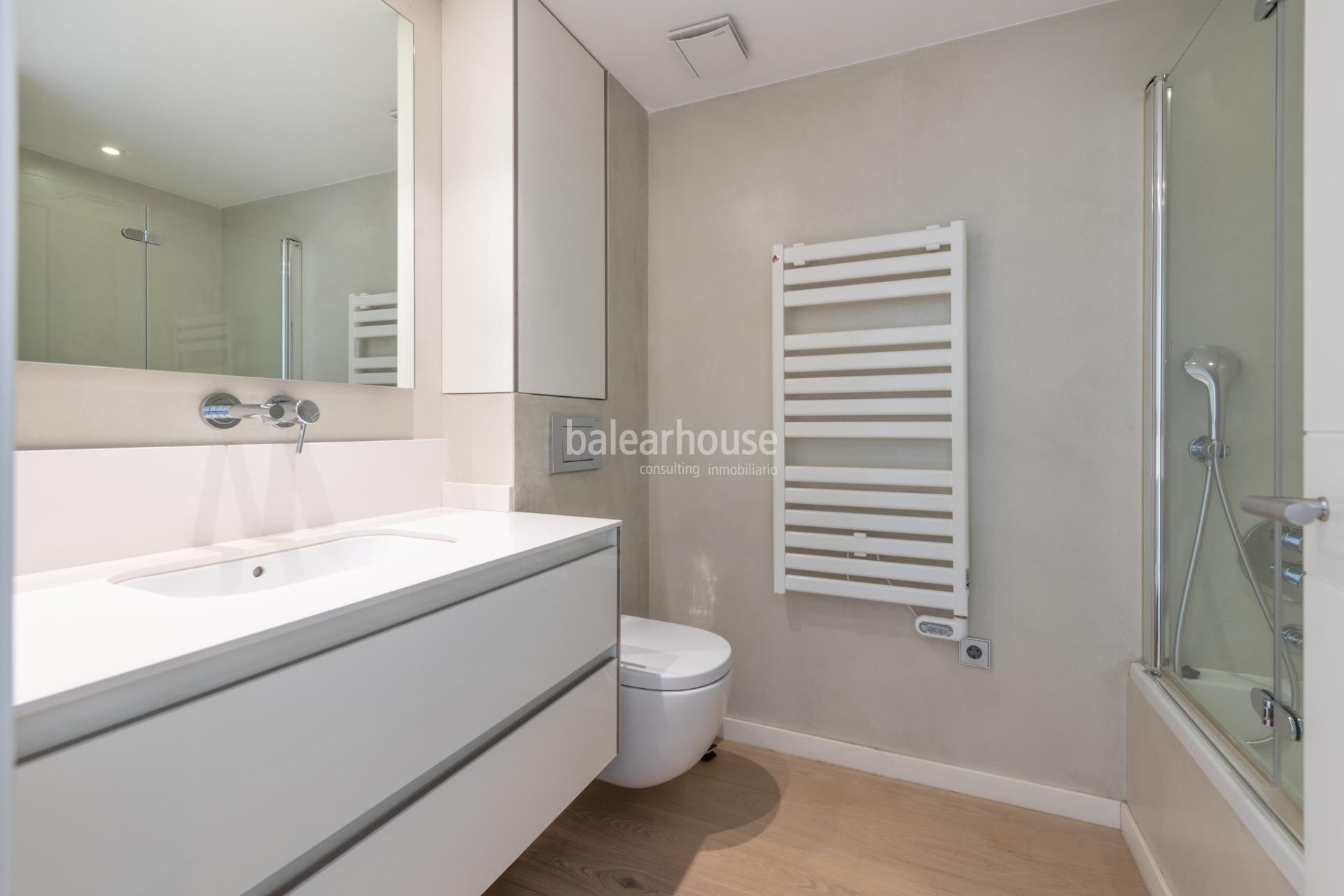 Modern Mediterranean design with light-filled spaces and a spacious garden in Palma’s green heart