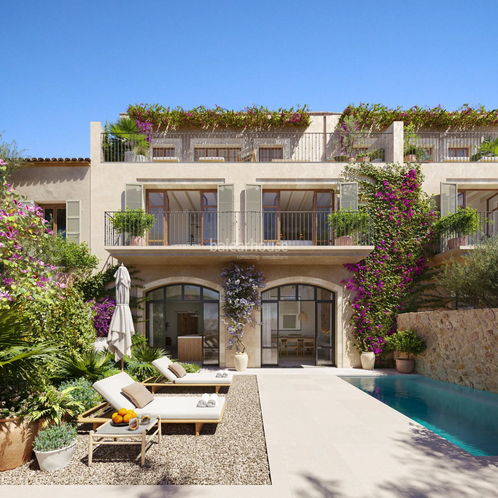Casas de inspiración tradicional y líneas actuales con jardín, piscina y privilegiadas vistas a la Tramuntana