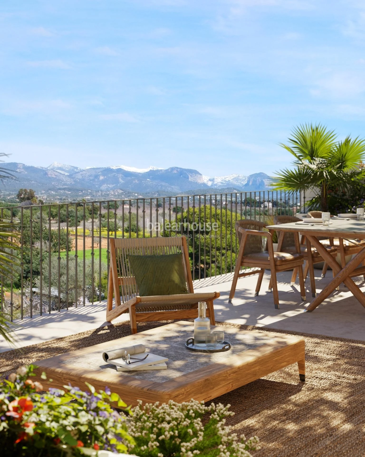 Casas de inspiración tradicional y líneas actuales con jardín, piscina y privilegiadas vistas a la Tramuntana