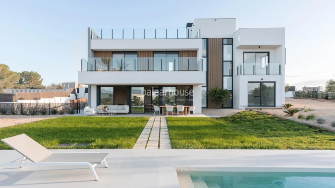 Contemporary and sustainable design with panoramic terraces and views of the Tramuntana