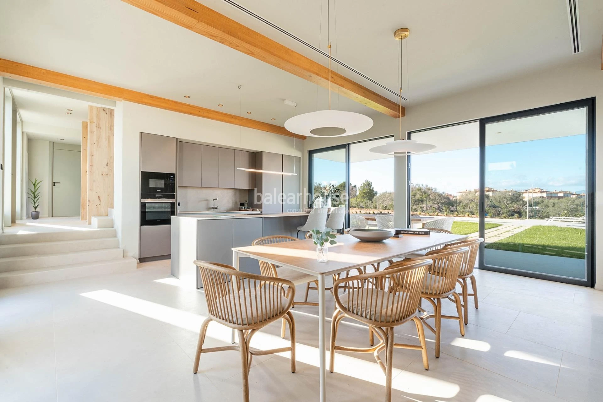 Contemporary and sustainable design with panoramic terraces and views of the Tramuntana